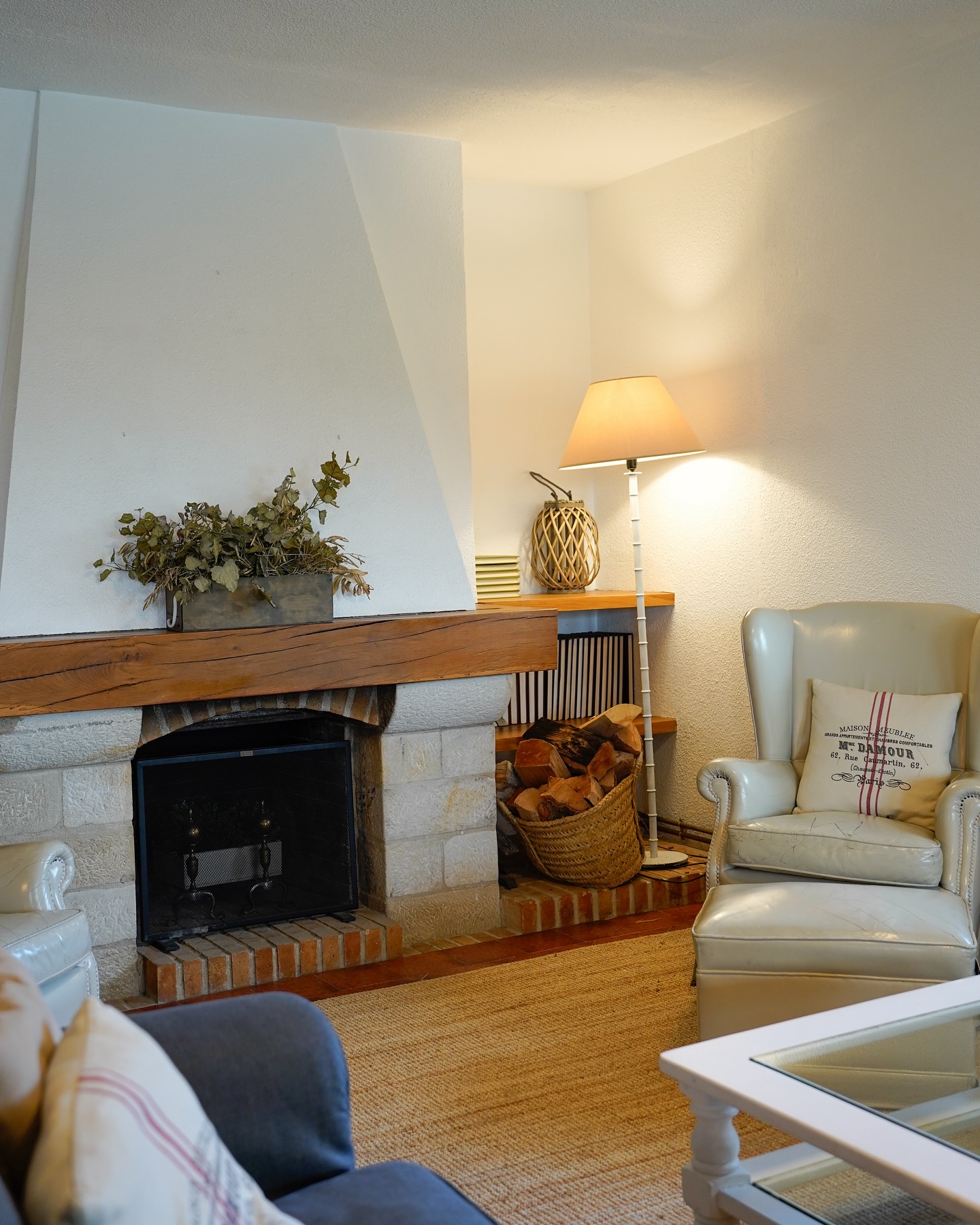 Peli y manta para estos días lluviosos 🛋️✨
#casarural #navarra #familia #amigos