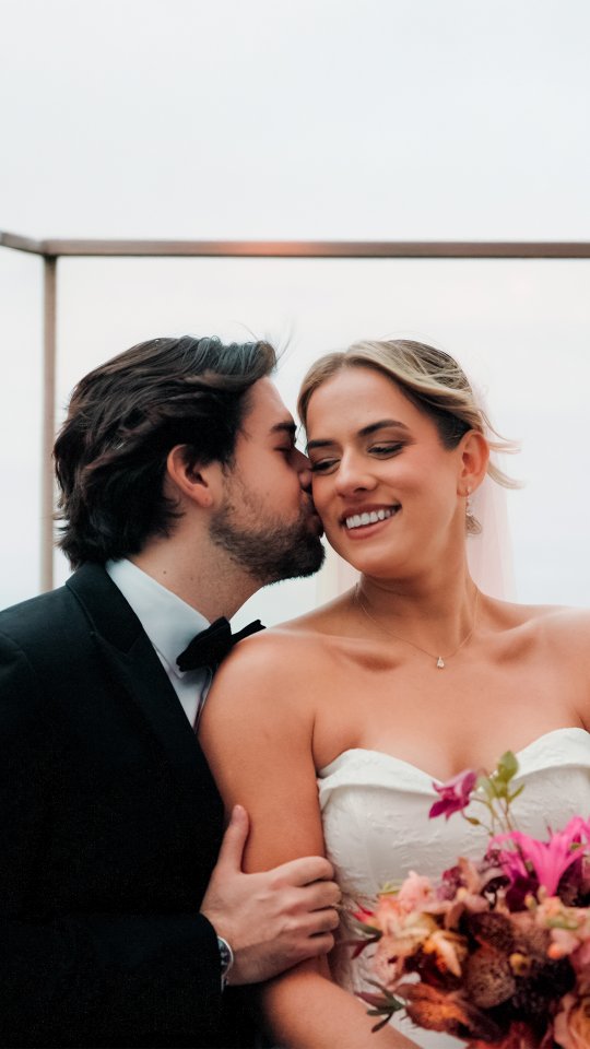 Every look, every laugh - perfectly in tempo ๐ท
Krystal & Jacob's day had rhythm - the kind you feel, not plan. Jazz energy, fall colours and moments that spoke louder than words. ๐ค The energy was infectious!
@jessicaruxtonphotography
@ericafiorido.photography
@caesarswindsor
@djpjproductions
@allure_event
@cjhflorals
@bridetobe.boutique
@mooresclothing
@makeupby_tinabablusha
@leoandmane
@precisionjewellers
@abrahamsjewellery
@thepantrybakeshop
@bellacartainvitations
@sottozerocatering
#blurthelinefilms #windsorweddingvideographer #windsorweddingvideography #windsorwedding #justmarried #weddingfilm #weddingseason #windsorweddingvideo #augustus27 #caesarswindsor #caesarswindsorweddings