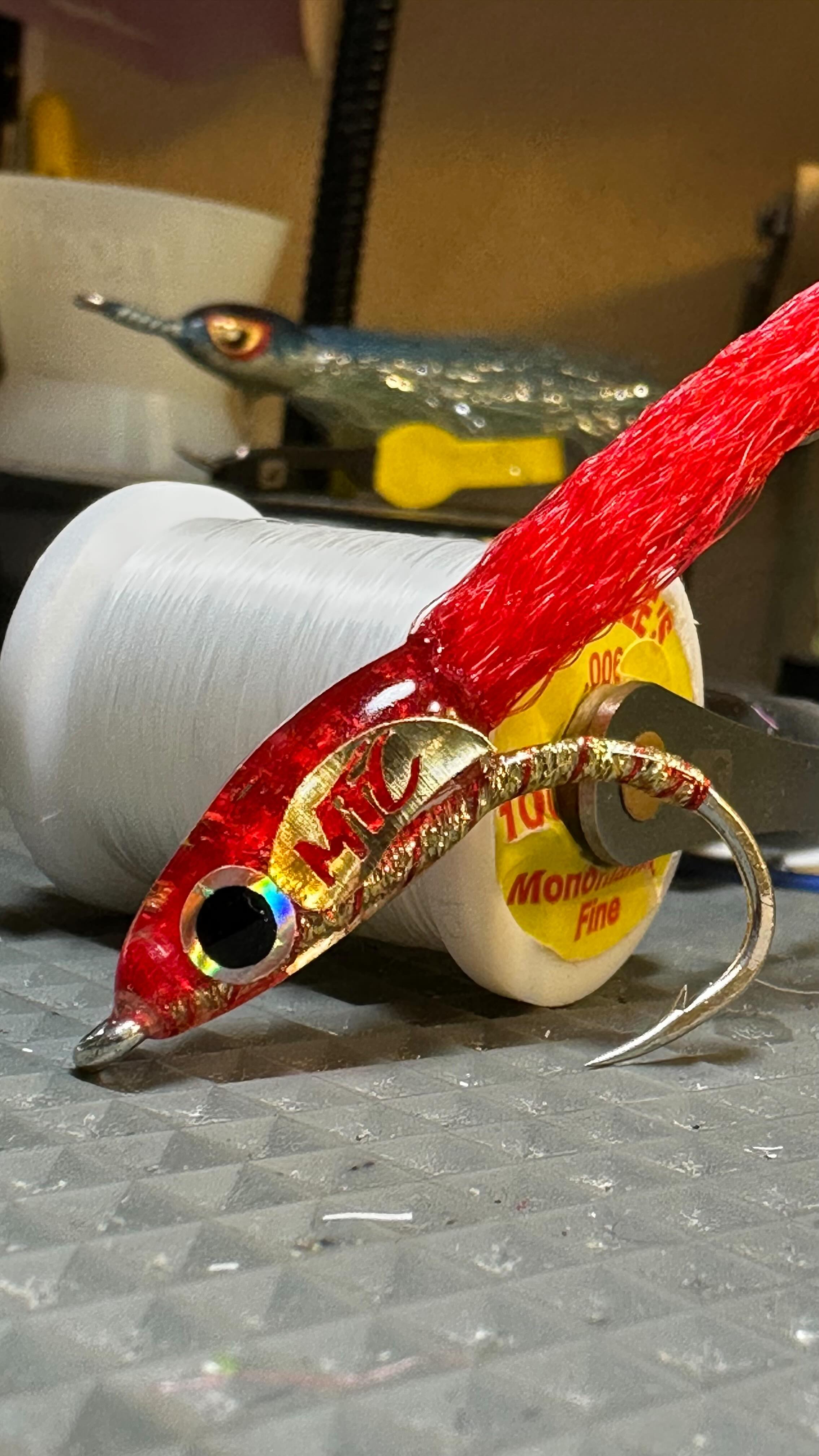 🩸Salty Minnow- PACHI
Red hits that aggression switch, Gold throws light in all directions.
AVAILABLE NOW!!! On the site
Fisherman: @uluasforlife
Lure: Salty Minnow PACHI- prototype
#MauiFlyCo #Hawaii #BuiltToProvide #Handmade #SaltwaterFlies #Lures #SaltyMinnow #Red #Fishing #Fish