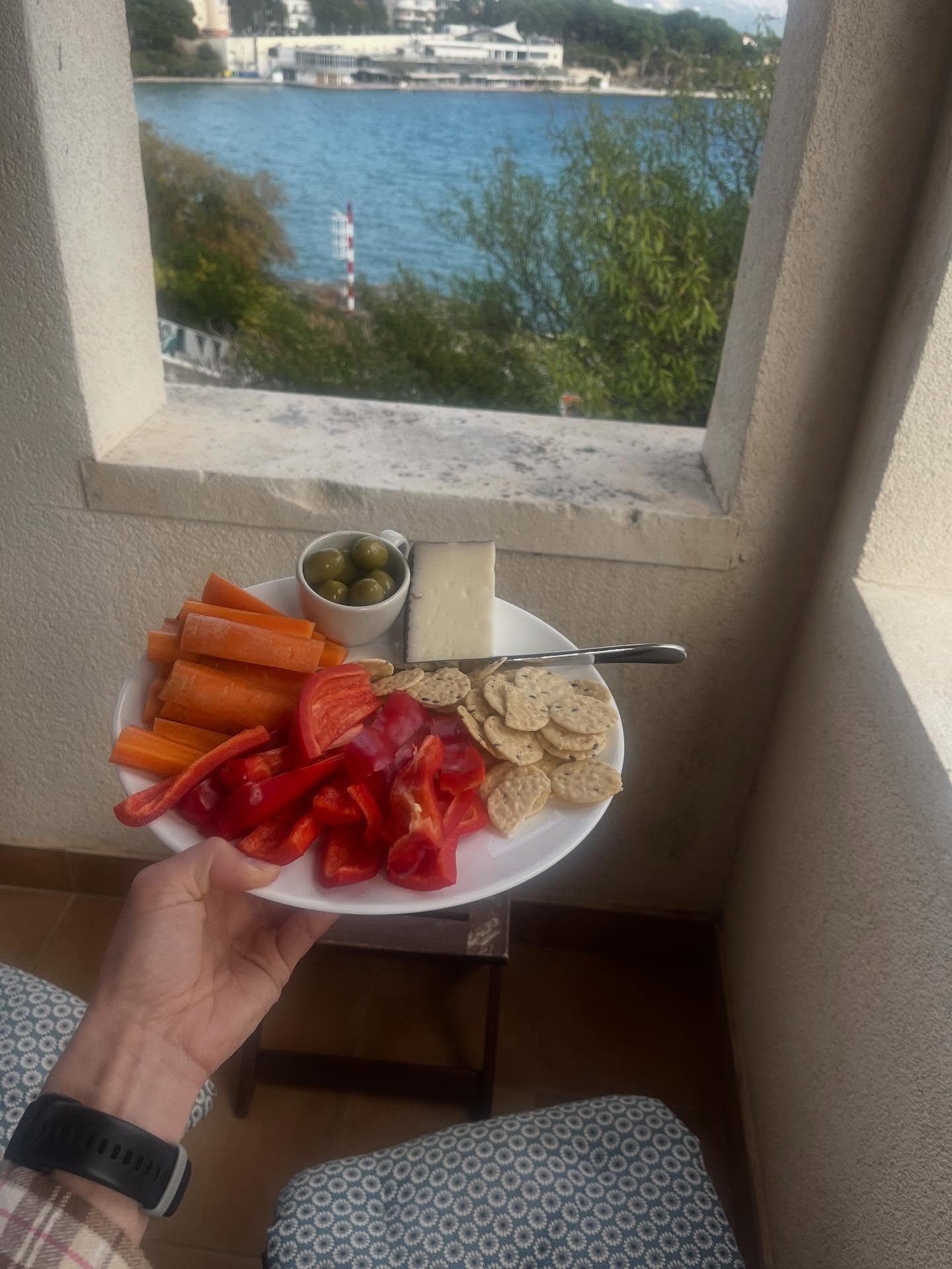 👉🏼 Mindful eating this silly season 🌲
Do you ever catch yourself eating mindlessly, while you reply to a work email, between yelling at the dog for barking at the postman, quickly touching base with the group chat all while not even thinking about chewing the food you’re supposed to be eating?!? 🤪 Yeah surprisingly that is not conducive to optimal digestion.
Our brain and gut are in constant communication so if we are in flight or flight mode (sympathetic nervous system activation) our digestive system will not be ready to process the food we are eating. So in order to kickstart good digestion, we need to signal to our BRAIN that we are in rest and digest mode (parasympathetic nervous system activation).
So how do we do this?
> Try to only eat when you feel hungry
> Try to only eat when you are seated
> Take 2-5 slow, deep belly breaths before eating
> Avoid distractions (screens!)
> Eat slowly
> Chew thoroughly
> Try to be the last person to finish eating at the table this Christmas
This picture is from our recent time away. It was very easy to eat mindfully, as we sat in front of this super peaceful view - I only took my phone out to take a picture I swear. While trying new, local food is one of the absolute BEST parts of travel, making your own simple meal is sometimes all you need. Don’t worry I tried plenty of ‘authentic local food’ as well. 🤌🏼