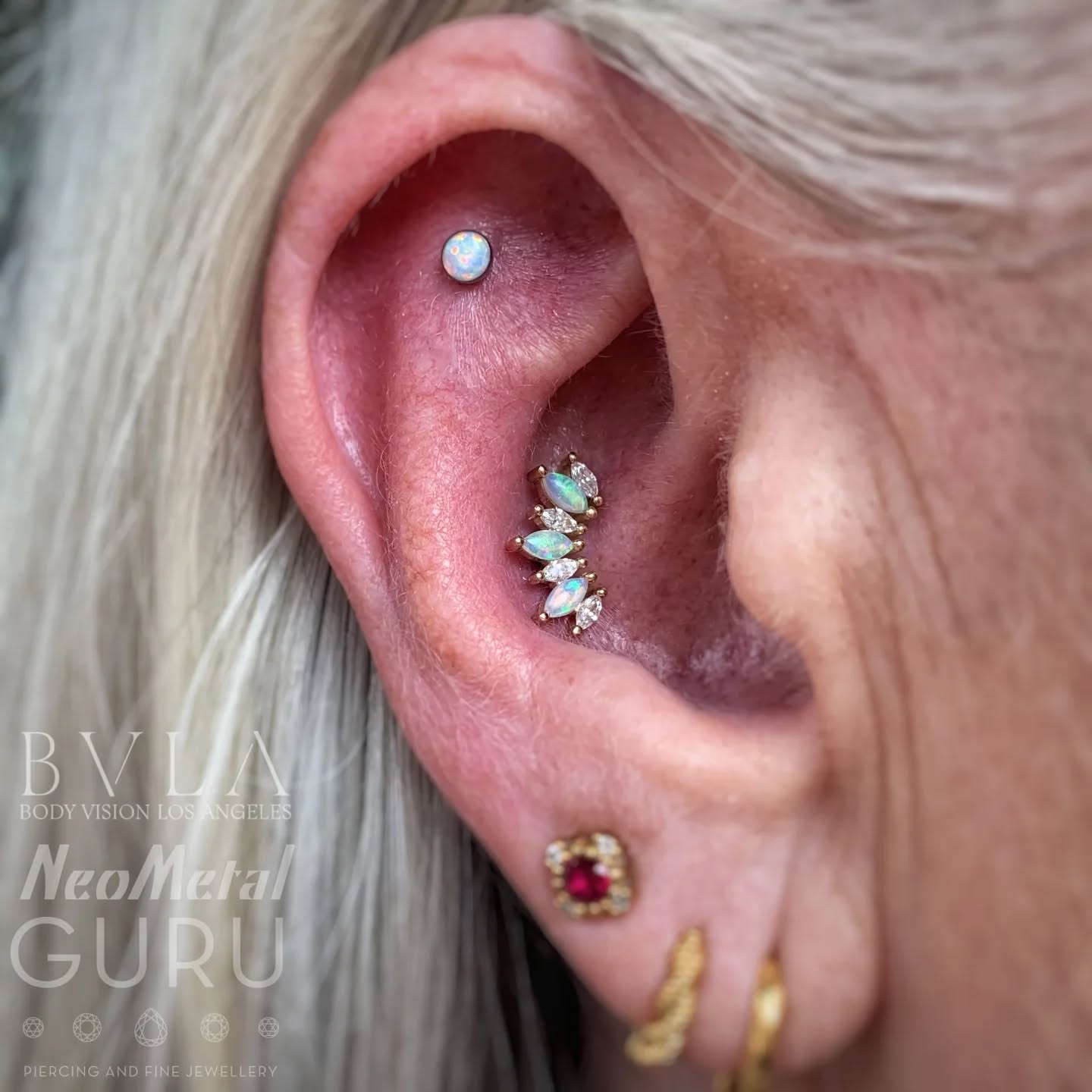 ✨ Opal dreams ✨
Loving this stunning ear curation we just finished!
• Conch: featuring the gorgeous “Athena” cluster by @bvla @bvlalove — genuine white opals paired with sparkling white CZ marquise cuts for that perfect celestial glow.
• Flat: a sleek titanium bezel-set opal by @neometaljewelry adding the sweetest pop of colour.
Shine softly, sparkle boldly. ✨💫
Pierced by Franki!
•
•
•
•
•
•
•
•
•
•
•
•
•
•
#ukapp #safepiercinguk #newpiercing #earpiercing #piercing #bodypiercing #brighton #brightonpiercer #beautiful #piercingjewelry #earcuration #curatedear #highquality #shopsmall #northlaine #earpiercing
#instagood #opal #bvla #bvlalove #bvlaathena #gold #yellowgold #athena #gurupiercing #photooftheday #jewelery #piercings #earpiercings #conch #conchpiercing