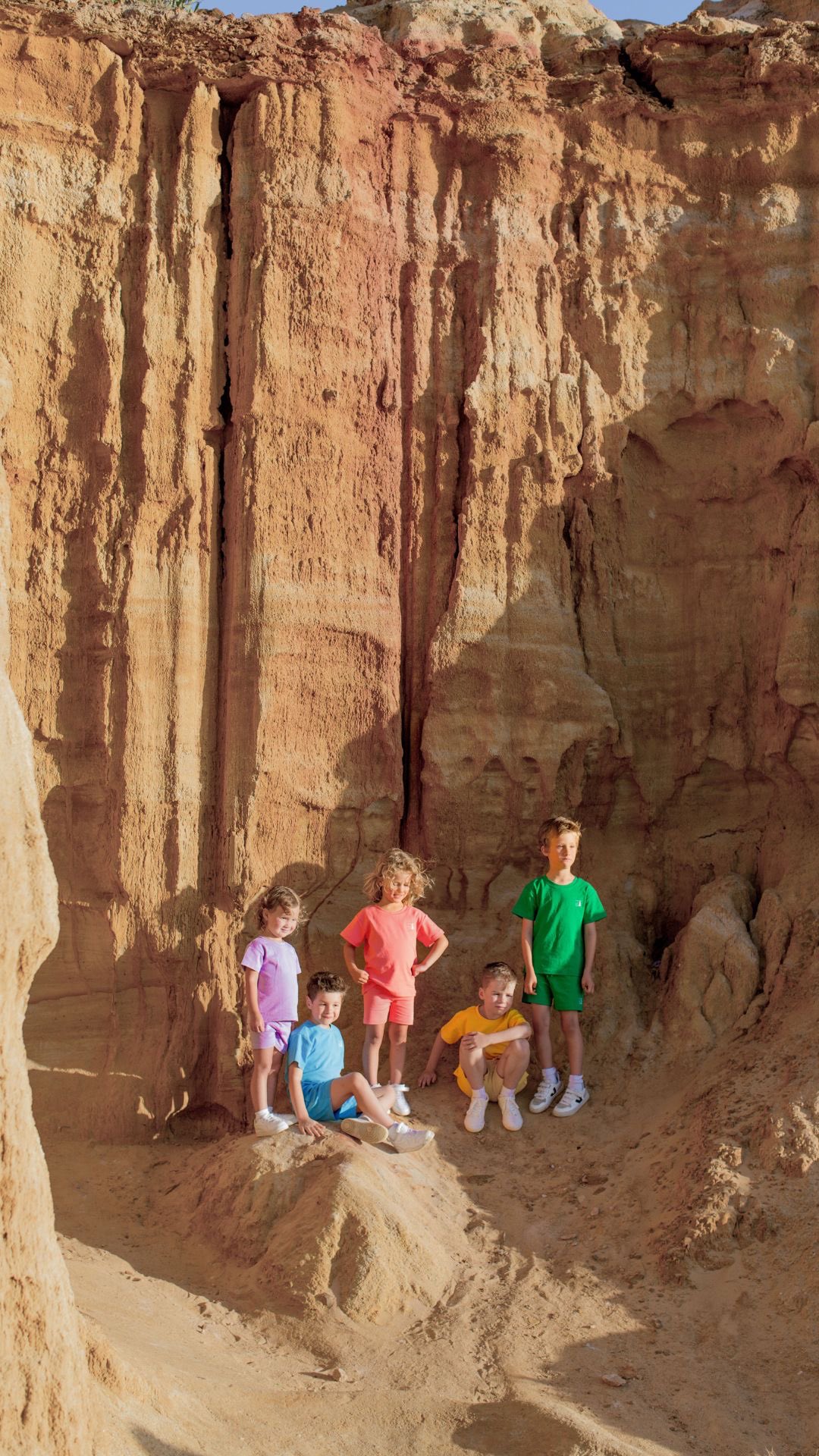 Love a neutral moment, just not at the park (or busy public spaces🫣)
Your brain can spot bright colours in milliseconds (parallel search)… but neutrals make you scan kid-by-kid (serial search). That tiny delay is why those few seconds of panic feel like forever. Bright = faster recognition. Faster recognition = safety.”
•
•
•
•
•
•
•
•
•
•
•
•
•
#colourfulmatchingsets #childrensafety #parentinghacks #childsafety #matchingset #safetyfirst #kidssafetyaustralia #Airtag #mumhacks #dadhacks #mybrighttyke #childsafety #parallelsearch #mumlife