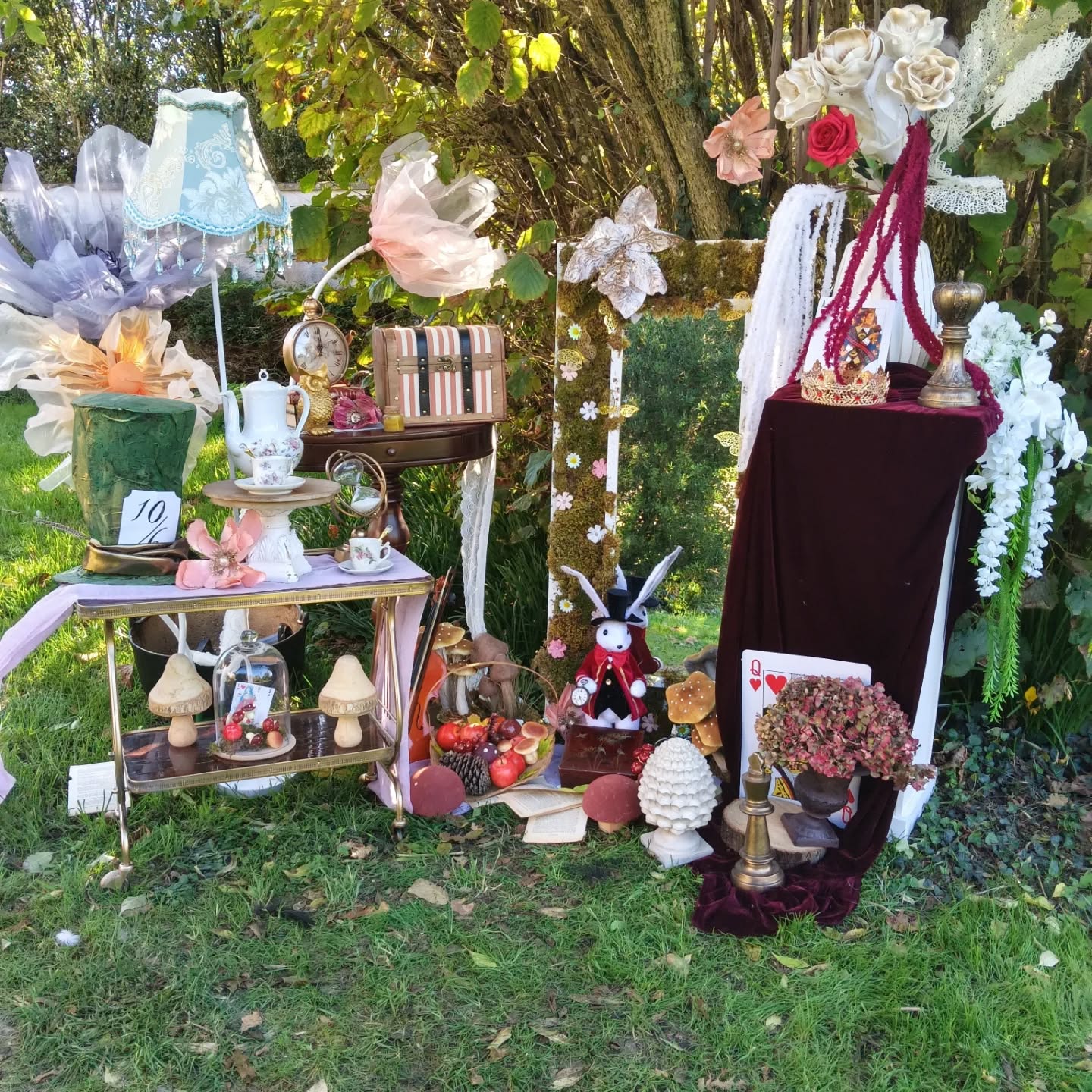 Collection Alice au pays des merveilles
Pour un anniversaire, un shooting, une vitrine ou un mariage enchanté.
#aliceinwonderland #eventdesigner #thelittlefactory86 #rabbit #decoration #paysdesmerveilles