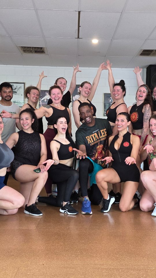 What a weekend. ✨
Our workshops with @gelouzadaoficial brought the whole community together—students at every level training, sweating, laughing and pushing themselves. The energy in the room was unreal.
George creates an environment where everyone feels supported, challenged and seen, and it showed in how confidently everyone danced.
So grateful for the knowledge, patience and heart he shared with us all, and to everyone who came through to soak up his energy.