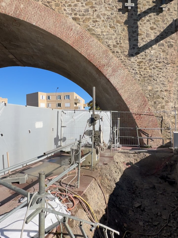 Sciage au câble d’un mur de 1m d’épaisseur #demolition #sciagebeton #pentruder #tryrolit #diatom #tsb #hardwork