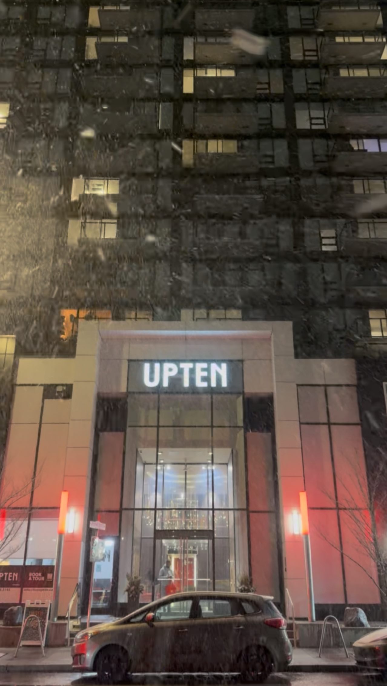 Holiday mood activated at UPTEN ❄️❄️❄️
#upten #winteryyc #calgaryapartment