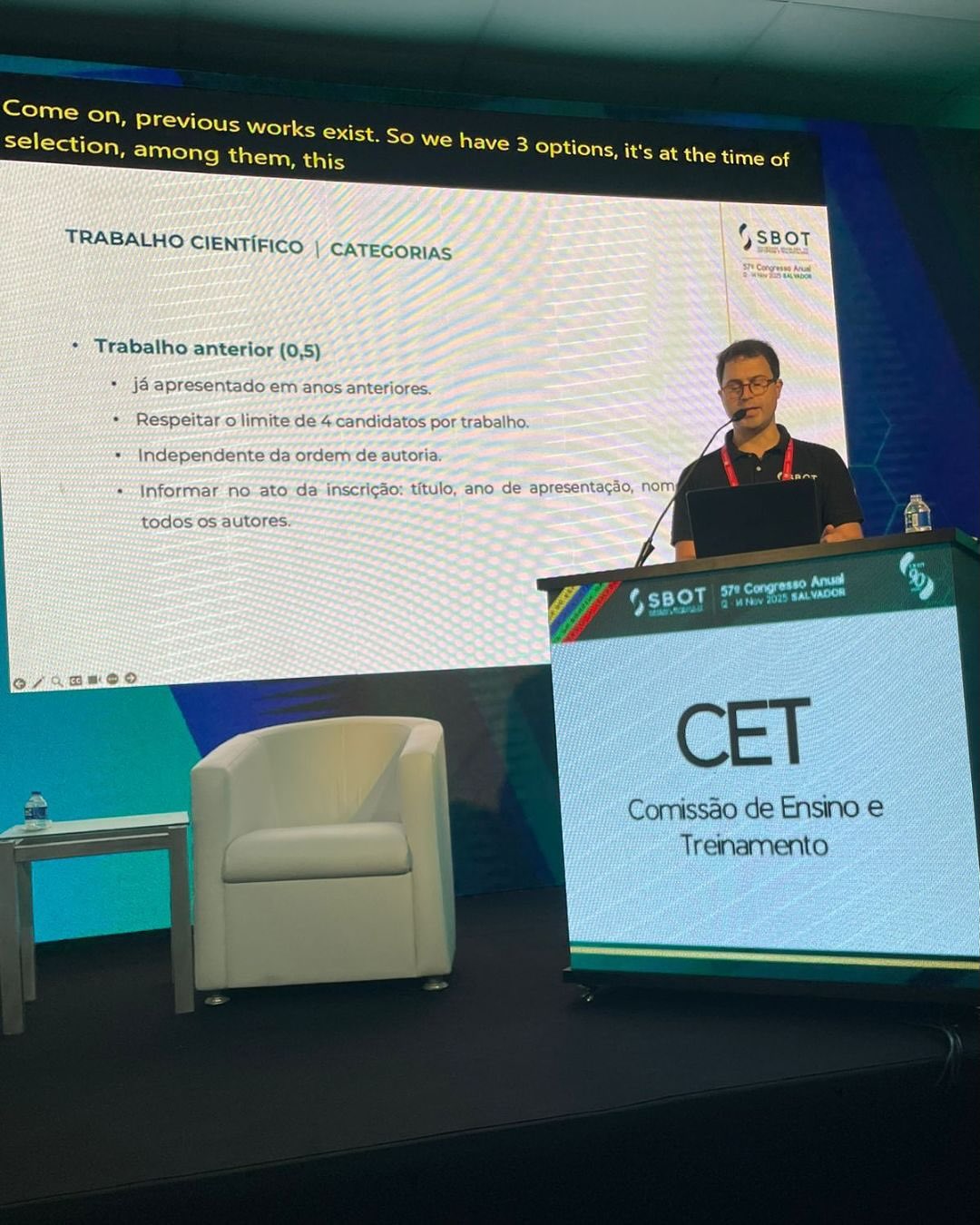 Semana passada finalizou o maior congresso de ortopedia do Brasil - 57o Congresso Anual da SBOT ( @sbotnacional ). Foi uma oportunidade única para atualização e transmissão de conhecimento, reencontrar colegas e fortalecer a formação profissional dos colegas ortopedistas. Estiveram presentes os melhores ortopedistas e especialistas do Brasil!
#ortopedia #saúdedojoelho #congressoSBOT2025 #prevenção #vidaativa #DrTiagoLazzaretti #traumatologia #MedicinaDoEsporte #CirurgiaDoJoelho #Salvador #Ortopedista #joelho #traumadoesporte #medicina #sbot