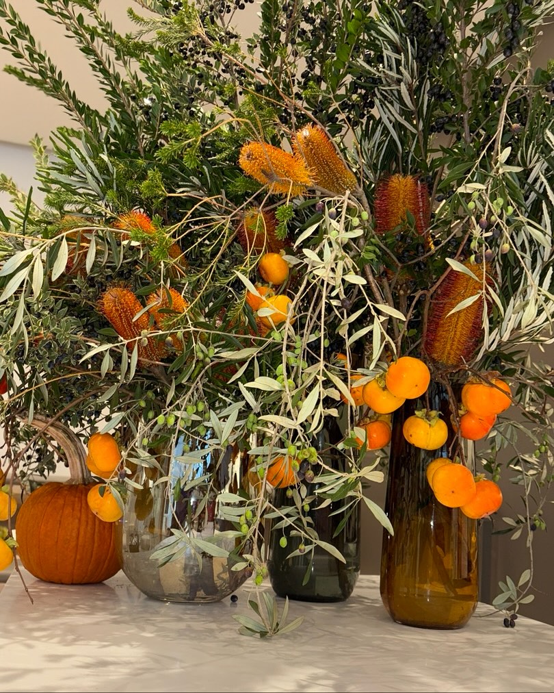 Good vibes all week.
Ornamento #FreshBeauty #SeasonalDelights #CitrusMagic #OrangeGlow #FruitArt #NatureInStyle #VibrantSeasons #TasteTheBeauty #BayAreaFlorist #FloralLifestyle #ColorCrush #FallVibes #organicelegance