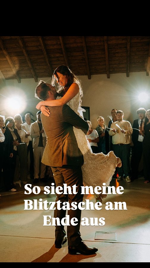 ⚡ Mein Licht-Setup
Die Basis: Als Kamera-Body verwende ich die Fujifilm X-T4. Sie ist leicht, kompakt und liefert fantastische Farben.
Der Hauptblitz (On-Location/Off-Camera): Das ist der Godox.
Beispiel, um die Tanzfläche von hinten auszuleuchten.
Die Lichtformer setze am liebsten auf weiches Licht.
Das ist mein flexibles und leistungsstarkes Setup, das mich nie im Stich lässt! Lass mir in den Kommentaren wissen, was dein Go-to-Blitz ist!
#Godox #GodoxLighting #FujiFilm #FujifilmXT4
#FujiPhotographer #FujiWedding #FlashPhotography
#StrobeLight #WeddingFlash #LightSetup #Hochzeitsfotografinruhrgegbiet #hochzeitstipps #hochzeitsfotografin #hochzeitsfotografinrheinland #hochzeitsblog #klosterkraul #schlossdyck #schlossbroichmülheim
