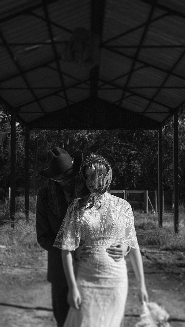 Y’allternative weddings are such a fun theme and these guys smashed it out of the park over at one of my fave venues - @whitesykefieldsweddings 🤠🤘🏼
I adore a celebrant led ceremony and Louise from @kickassgatherings is one of the best of the best in my opinion. She manages to perfectly balance humour and tender emotional moments which have you belly laughing one moment and weeping the next. I was definitely misty eyed at the back
The decor was to die for! Everything was on theme including hand crocheted center pieces crafted by Emily, ‘tattooed’ hands and even cowboy boot floral pieces. Everyone’s outfits were incredible - the whole day was just joy through and through.
My fave takeaway from the day was learning that Emily and Harvey like to go to goat yoga together which I will 100% be trying out!
Thank you so MUCH for having me! It was an honour to sing for you and your guests from guest arrival through to a fun game of musical bingo after dinner 🤘🏼 I had so much fun and it was lush seeing some friendly faces again like Louise, Steph from WSF and of course Ryan of @shuttergoclick - the photos are in-cred-ible 😍
Venue: @Whitesykefieldsweddings
Photographer: @shuttergoclick
Hair: @Hairbysamanthaashley
Make Up: @Kpa_Artistry
Celebrant: @Kickassgatherings
Evening Music: @Calumwhelanmusic
Horseshoe Ring: @mysticumluna
Dress: @jeanjacksoncouture
Cake: @badcherrybakery