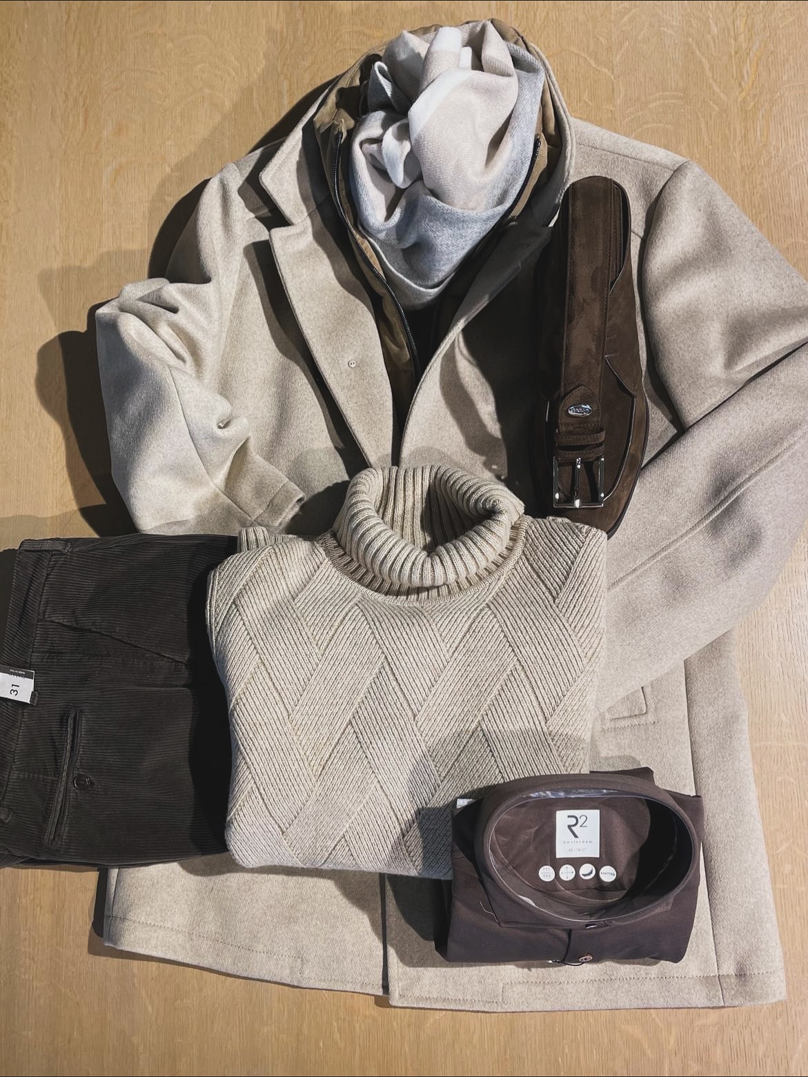 Koudere temperaturen komen eraan dus dat betekent dikke pull aan! Hierbij enkele mogelijke outfits om de koude stijlvol te trotseren! Kom langs en ontdek!