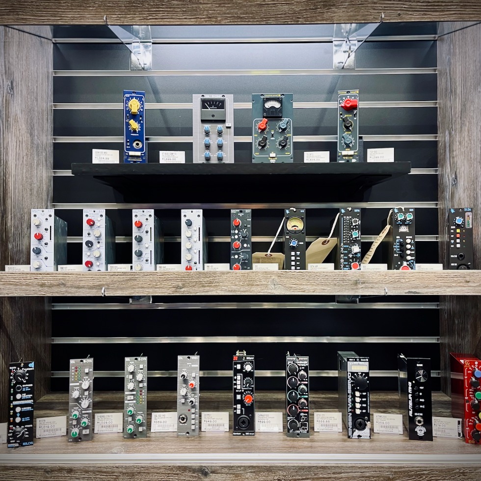 Hi guys! You asked and we listened!
Regularly here at LMPRO, we get many customers asking what 500 series modules we have on hand and, if we could expand our selection.
Well ask no more! We have been working on acquiring some new pieces to expand our selection and, now we have dedicated a new display area to show all the 500 series we currently have in stock at the moment.
These photos currently show what we do have, we also have several more special modules on order from MAAG, Heritage Audio & BAE! We will be sure to keep you updated on their arrival.
Also we are working on a putting together a new 500 series listening station. But until then please enjoy the following pictures of our current display selection.
@chandlerlimited @sslaudio @rupert_neve @thisisapiaudio @empiricallabs @harrisonaudio @cranborneaudio @radialeng @blacklionaudio @goldenageaudioofficial
As always happy recording!
~LMPro