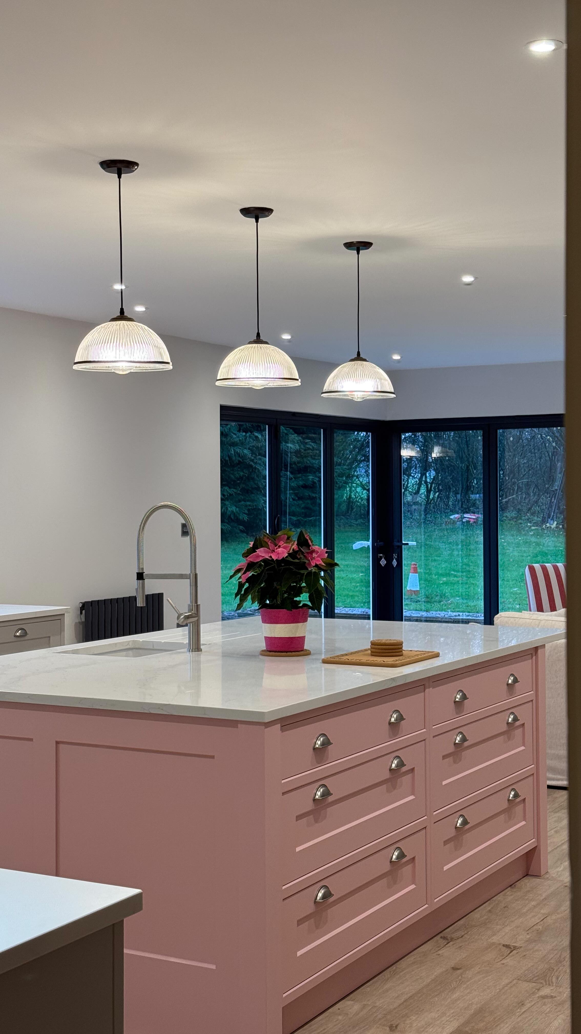 It’s just so easy to fall in love with this stunning kitchen transformation 💘
The full reveal of our stunning Hormead Project - we love this perfectly pink bespoke kitchen married to our Exclusive Calacutta Sienna Quartz.
For this project, we worked in collaboration with the brilliant Naturally Wood.
#thestonecompany #buntingford #stoneworktops #quartz