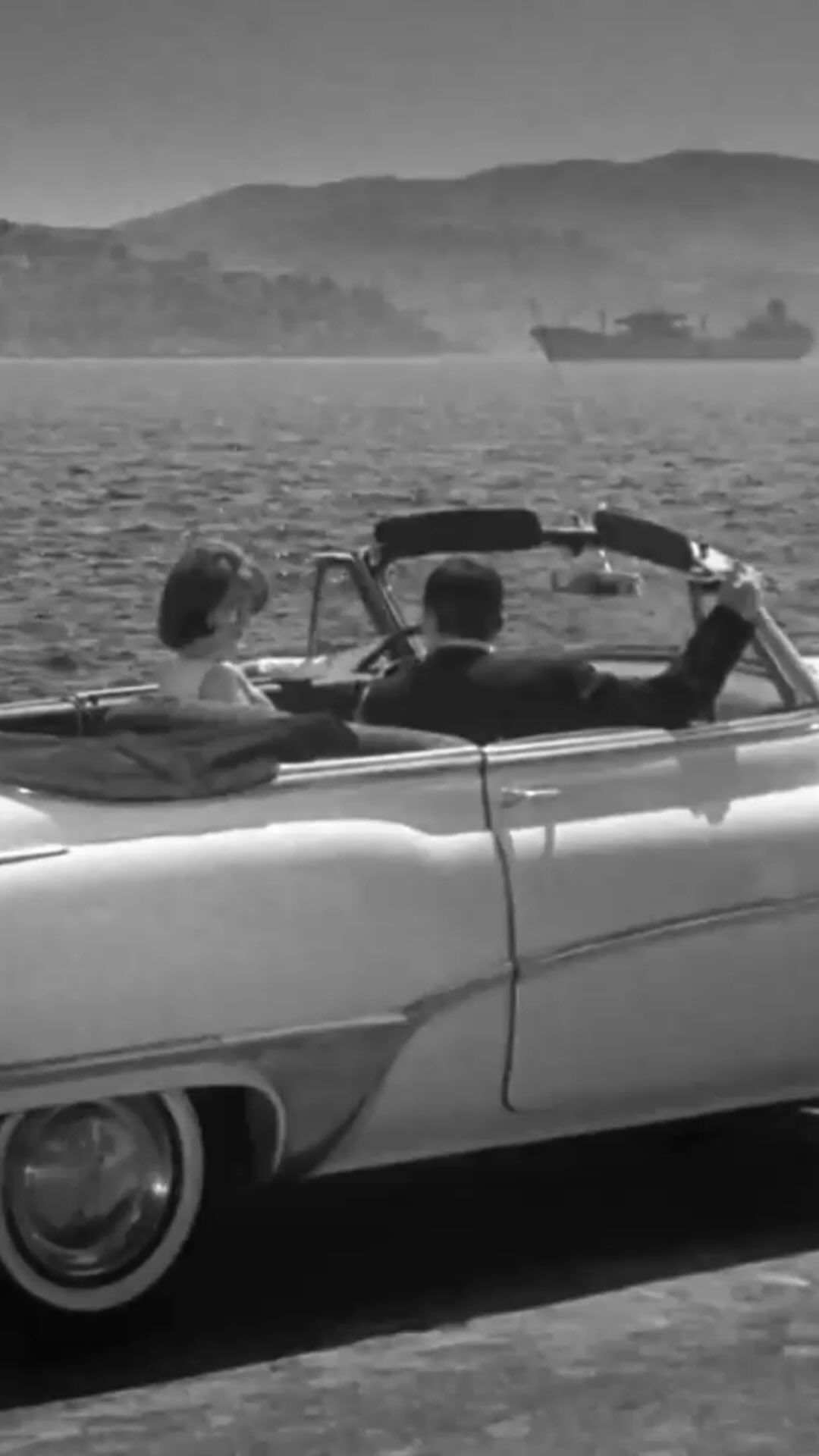 When the enigmatic allure of Istanbul becomes the ultimate cinematic backdrop through the eyes of Alain Robbe-Grillet’s cult classic, L’immortelle. This film captures Istanbul’s spirit: a metropolis of haunting beauty and profound mystery, where historic ruins, Bosphorus light, and silent obsession unfold.
#avantgardeurban #istanbul