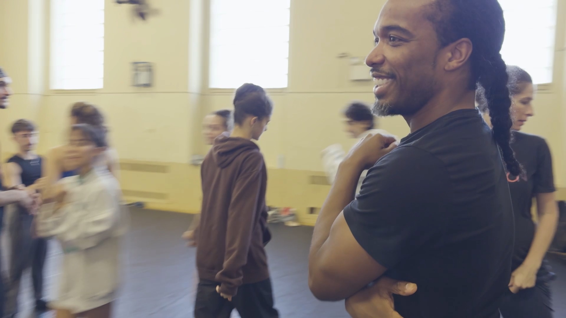 💫💫💫
THIS WEEK AT THE JOYCE THEATER - “I Got U”
-
From Co-Associate Artistic Director and Choreographer Joe González:
“This week, come Experience moments in "I Got U" that will take you on an emotional and exciting journey of support, well being and making headway.”
-
Catch “I GOT U” for the remainder of the run during Program B and C. You do not want to miss this powerful work!
-
Season 31 - TEN TOES DOWN
📍NEW YORK, NY
JOYCE THEATER www.joyce.org
November 18-30
2 Weeks
3 programs
3 World Premieres - Dwight Rhoden, Houston Thomas, and Joe González
-
Tickets available at the link in our bio or by visiting www.joyce.org
-
#tentoesdown #wearecomplexions #tourlife #complexions #dancersofinstagram #performances #performingarts #JoyceTheater #newyork #newyorkcity