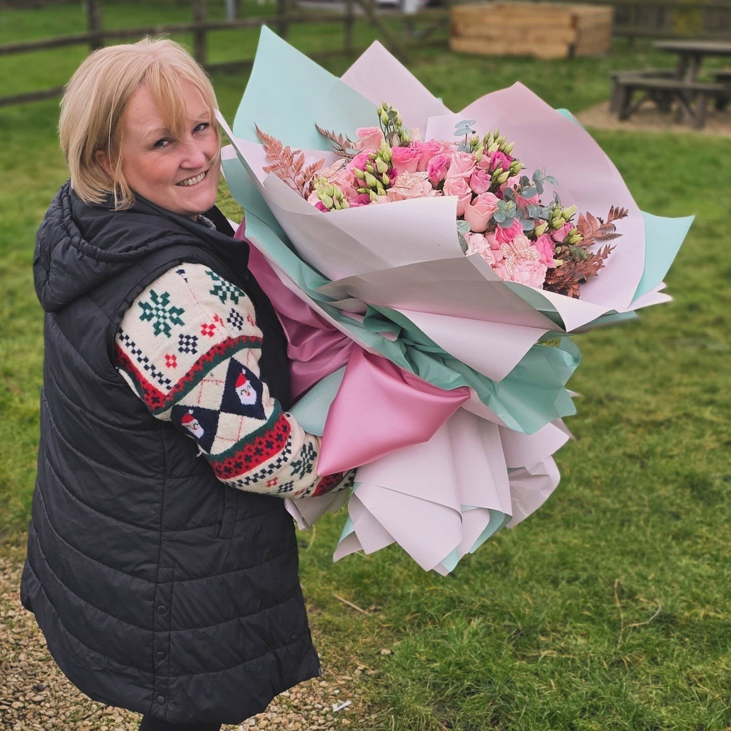 That’s a wrap from me and what a way to end with this mega bouquet for a customers birthday and Christmas present.
Thank you to all my amazing customers — old and new — for your incredible support over the last 6 months. I’m so grateful for every message, booking, order, share and those little every day chats.
Wishing you all a very Merry Christmas and New Year 🎄✨
I’ll be taking a little break now to rest, reset, and spend time with my family.
Thank you again for all the love and support — see you in the new year 🤍✨
#thankyou #floristinburntwood #burntwood #SupportLocal #smallbusiness