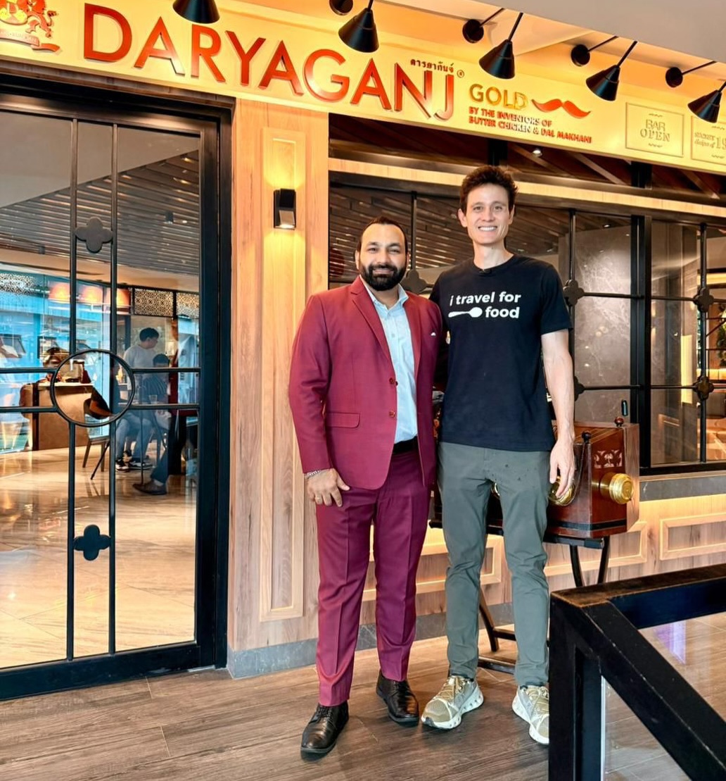 ⸻
It was a pleasure hosting one of the world’s most passionate food travellers @migrationology, at Daryaganj Bangkok.
Watching them dive into our flavours with so much enthusiasm was a true highlight — and we can’t wait to see how they share their experience with the world.
📍 Park Plaza Hotel, Sukhumvit Soi