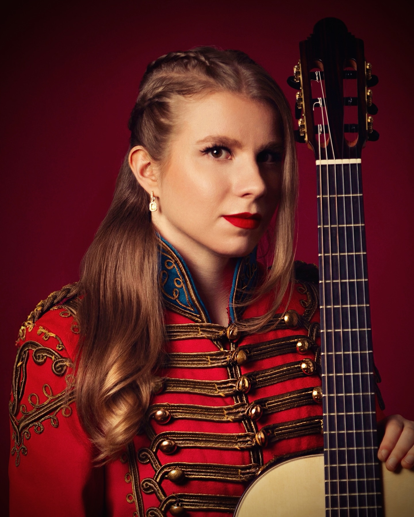 RELEASE-DAY!!! 🥳 My winter-EP NUTCRACKER is fully out! 🌰🎄🎁 If you are still not in Christmas mood yet this will help you, go listen… ☺️❤️
Thank you @roberto_zadra for your incredible arrangements!