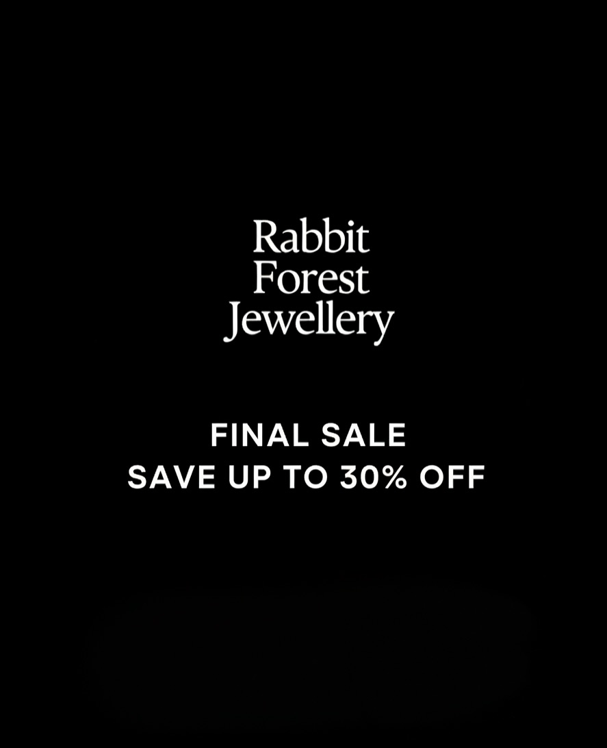 Black Friday, White Pearls
Limited Black Friday offer on selected pieces.