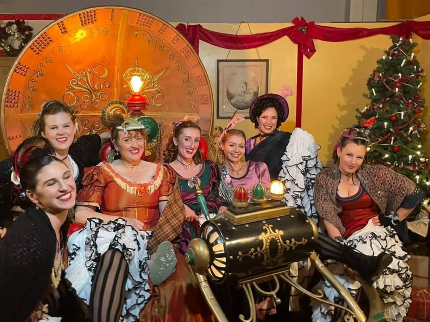 Our opening weekend for @dickensfair is on November 22nd and 23rd and we can't wait to see you there! π
πMad Sal's stage