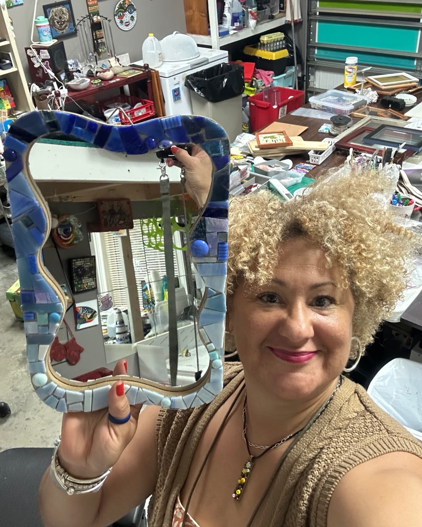 Loving this Blue 💙 Mirror!
#charlotte #mosaic #mosaics #createyourlife #mosaicos #minthillncevents #minthilllife