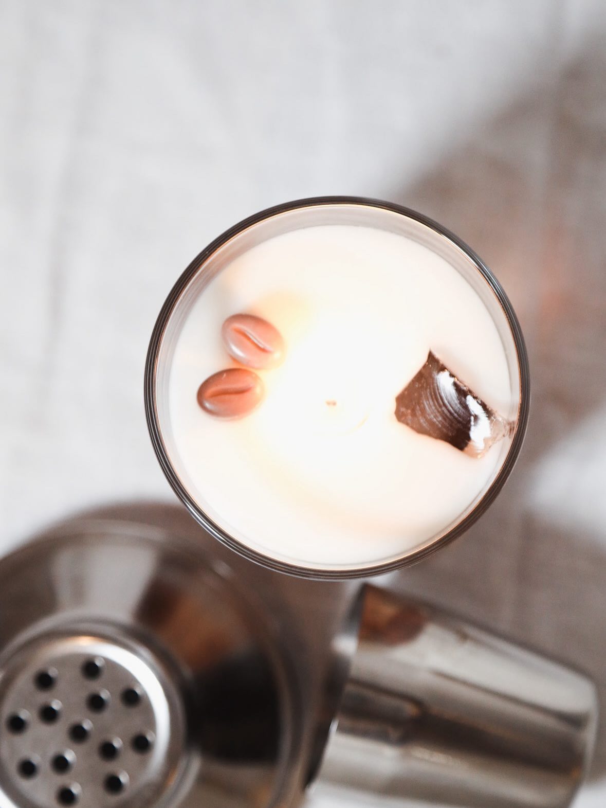 Sunday got you feeling like a tired adult trapped in a responsible body? Light this Espresso Martini candle and let the delusion of cocktail hour begin. It counts. We’ve decided. 🍸
#candles #handmade #cornishbusiness #smallbusiness #stockfiller #stockingfillerideas #secretsanta #humpday #martini #espressomartini #cocktails #islesofscilly #independentbusinesses