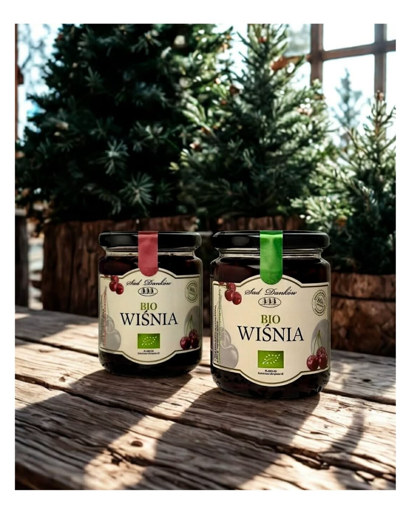 Dwie odsłony wiśni, jeden wyjątkowy smak! 🍒✨
Zielona — naturalnie słodka, tylko z cukrami pochodzącymi z owoców.
Różowa — delikatnie dosłodzona cukrem trzcinowym dla tych, którzy lubią odrobinę więcej słodyczy.
Która wersja dziś ląduje na Twojej kanapce? 💚🩷