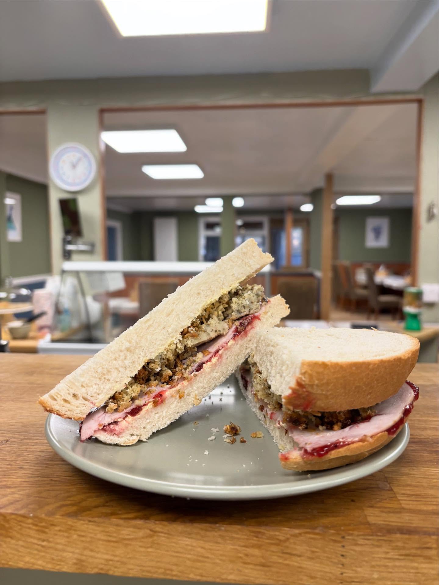 🎄Pop in this festive season to get your hands on our new festive sandwich. 🎄
A Christmas dinner in a sandwich?
We think so!
Available on our doorstep white or granary bread with a layer of cranberry sauce, thinly sliced roast turkey and a healthy helping of stuffing (gf)