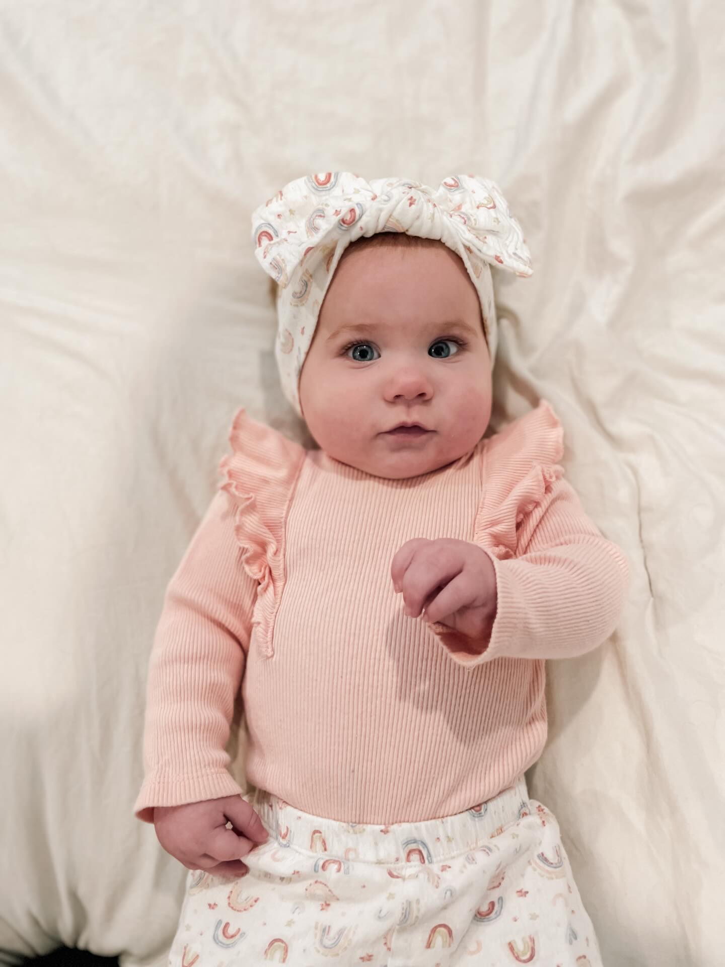 This munchkin is 7 months! I can’t believe it. She’s growing so fast and I’m just trying to soak in every second of it. She is so close to crawling! She army crawls everywhere and has gotten a few crawl steps in. She sits up on her own when she wants to hold still. But that rarely lasts long when she sees something she wants to grab. We absolutely love her and seeing her personality come out more and more.
Also the comparison between Oakley and Bexley. They are definitely different but totally sisters. 🥰 Can you tell which is which?
•
•
•
•
•
#girlmom #7monthsold #babygirl