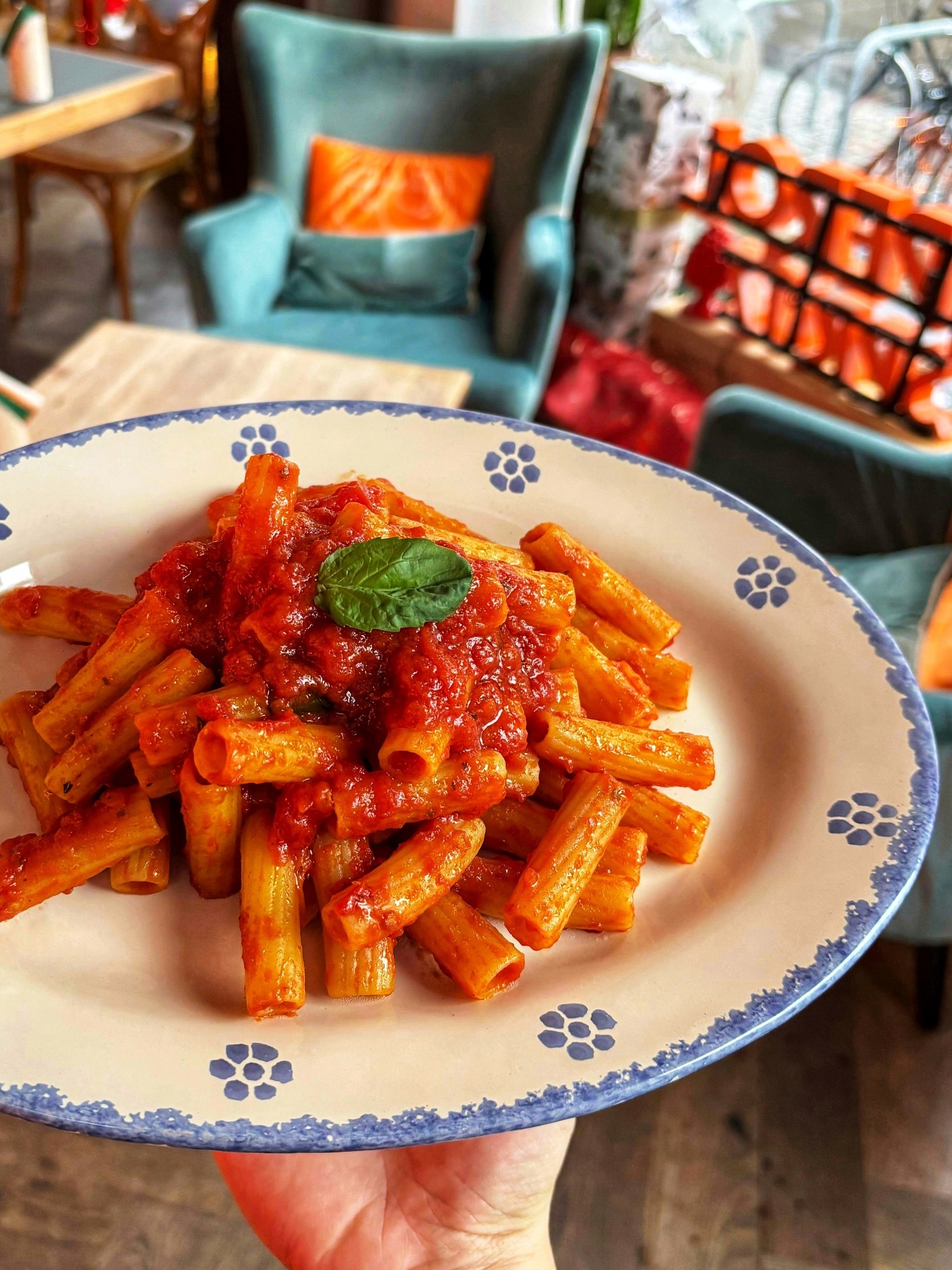 Back to the simple things. Pasta al sugo, done right. 🍝
#pastalsugo #pastalovers #italianfood #italiancomfortfood #simplefood #doneproperly #foodthatmatters #italianclassic #comfortfood #pastaeveryday #authenticitalian #lessismore #slowfood