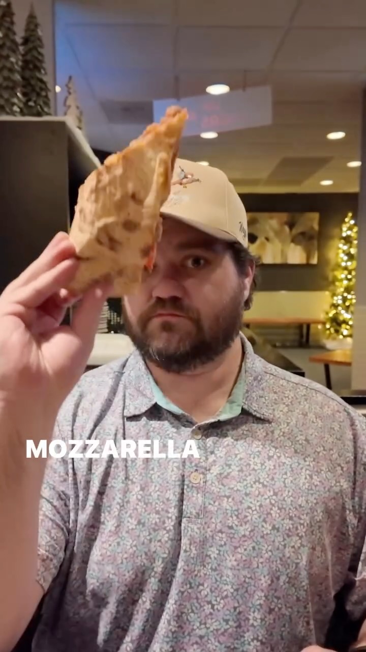 Pagliai’s Pizza GIVEAWAY is LIVE! Head over to our most recent post to get a slice of the action! @pagliaispizzajohnston 🍕
.
.
.
#reels #iowa #foodie
