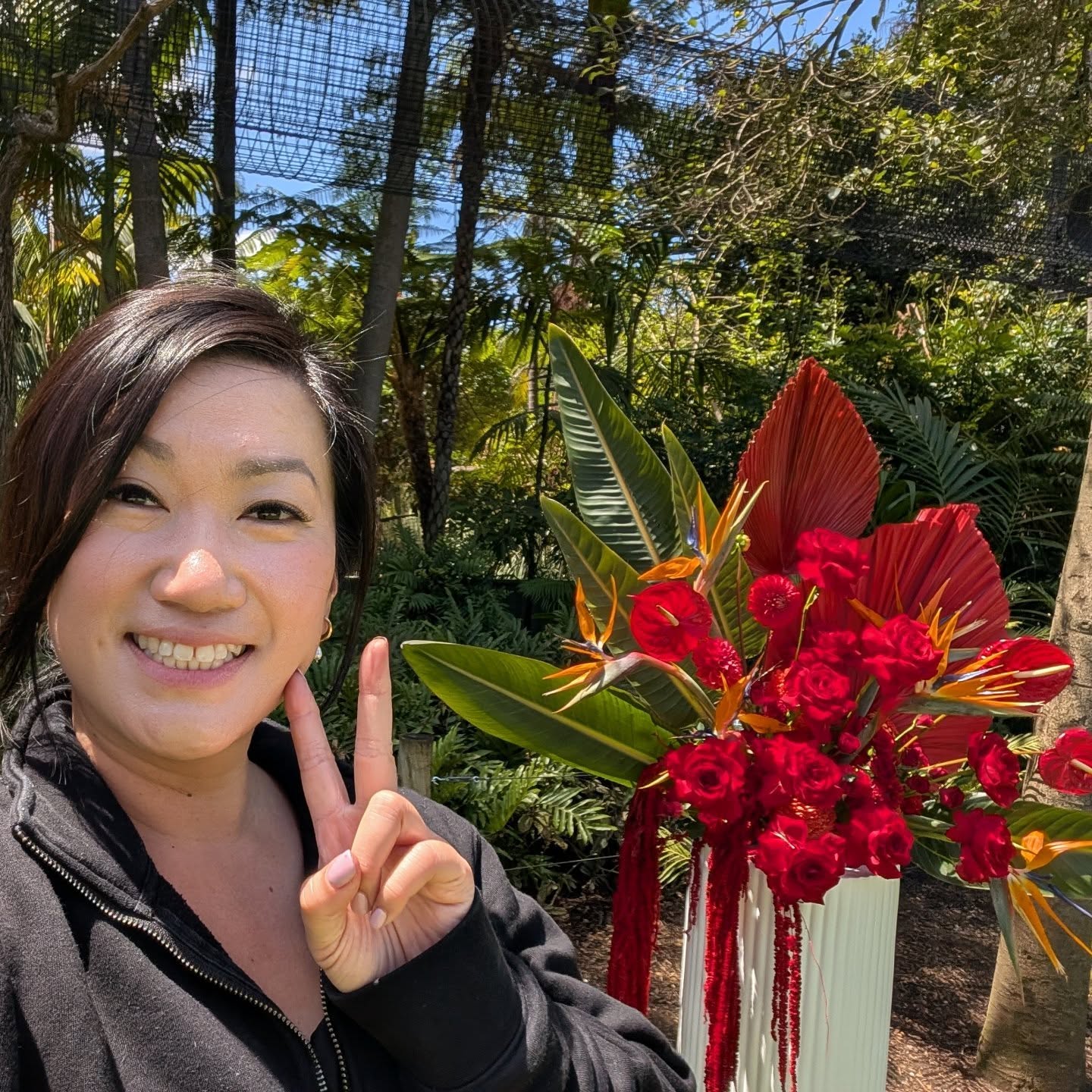 I started Hayley's in 2016 and at the time, I was always too shy to put a face to my business. Since I lost my social media account and 9 years of portfolio, this is now my opportunity to reboot and start again from ground zero.
This is me and these are my flowers 🌹 🌺 ❤️
#adelaideflorist #adelaideweddingsuppliers #nofilter