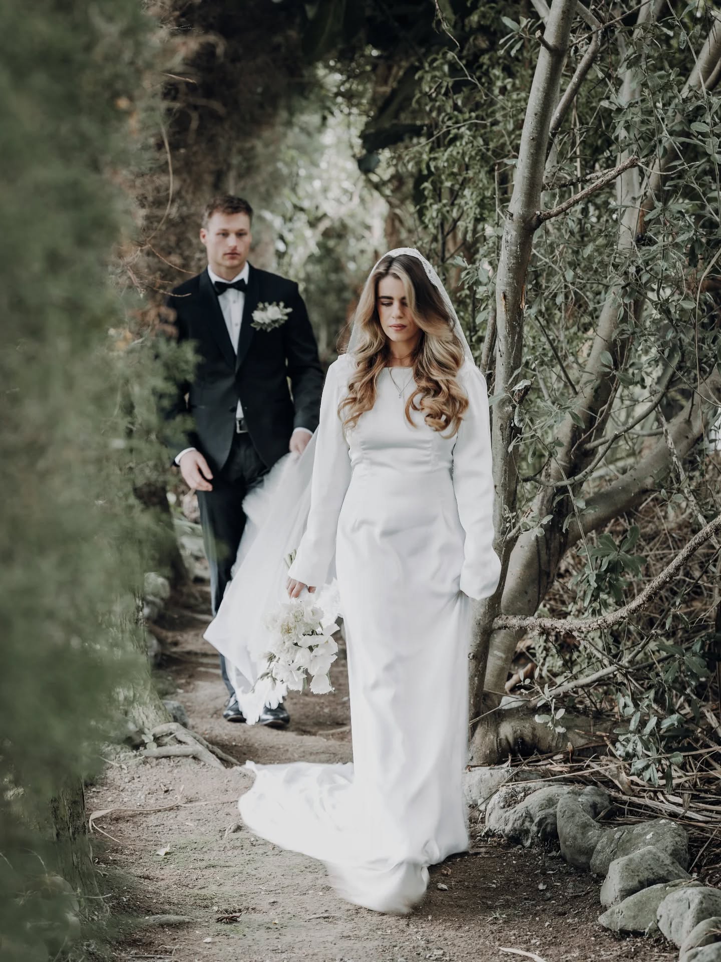 M O O D
Because the drama and beauty in this shot gives me chills✨️
📷 - @kaikouraphotographer
💐 - @alanahconnerweddingflorals
#weddingshoot #bridal #bespokegown