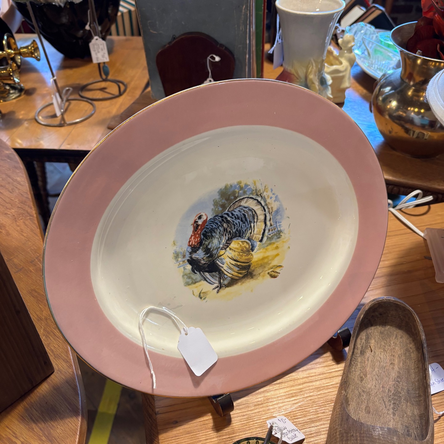 Happy Thanksgiving to all my junking friends! #junkismylife #thanksgiving #vintagedecortour #welcomhomevintagetou #tour