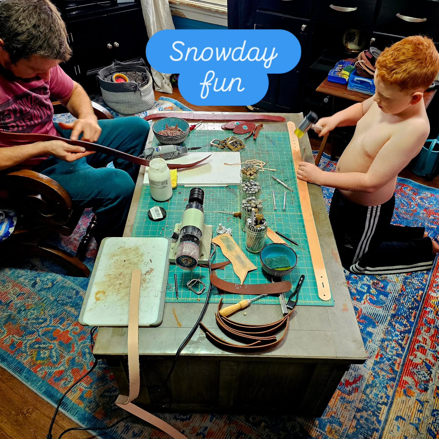 What better to do on a snowy day then teach leather skills. Belt making 101!
#customleathersplus #leatherclass