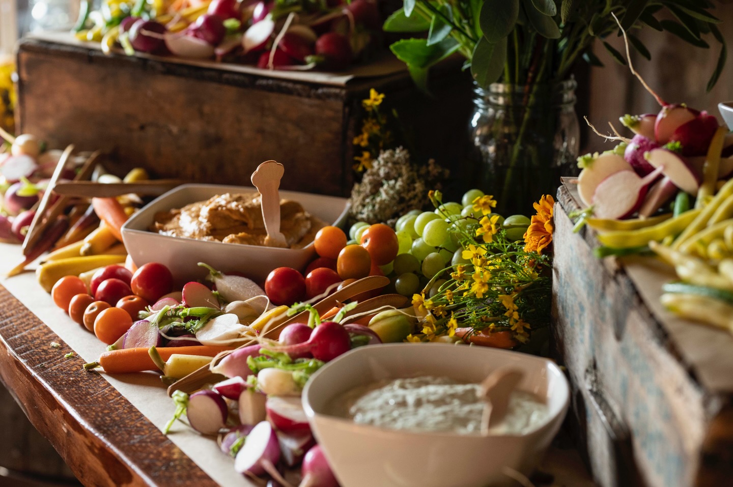 The Holidays are for Appetizing!
•
We call them Grazing Boards in the biz. And whether you are all about the cured meats and cheeses or farm fresh veggies and dips, these displays offer a wide variety of snacks to keep your guests well fed over some cocktails and Yule Tide Cheer!
•
Once a party gets over a certain size, we love to combine them with some passed hors d’oeuvres options to keep the party mingling and the food finding the guests.
•
📸 @laurynsophia
📸 @paulrobertberman