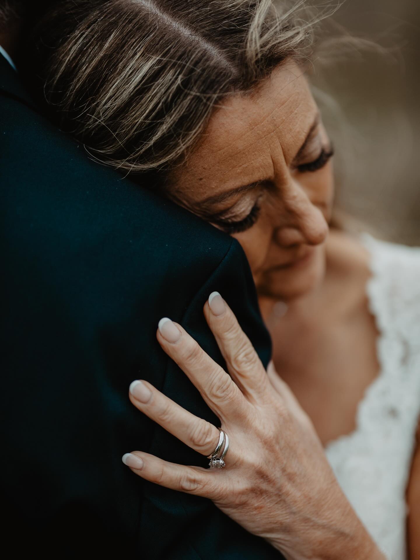 Tracey and Mustafaβs wedding was pure elegance π€
From the soft light to the heartfelt vows, every detail came together perfectly.
So grateful to capture these once-in-a-lifetime moments for such a beautiful couple.
Now booking 2025β2026 weddings β letβs create something unforgettable.
π© Message me for packages.