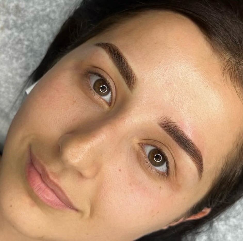 Semipermanent eyebrow make up #semipermanentmakeupsofia #pmusofia #eyebrowssofia
