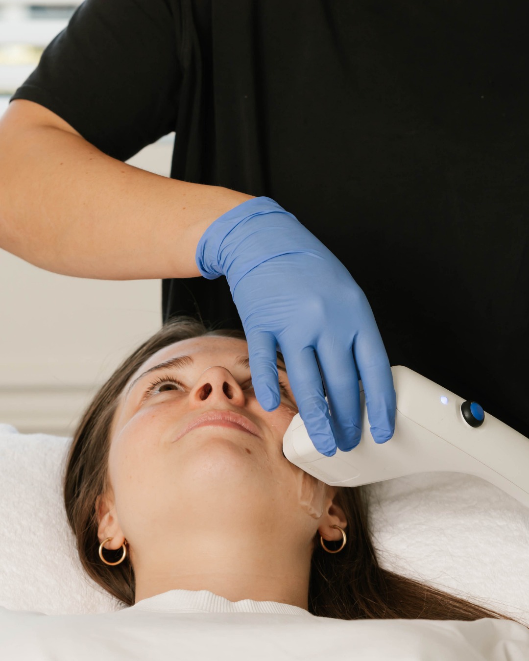 Refined. Restored. Radiant.
This is Sofwave — next-generation skin rejuvenation with no downtime.
Using advanced ultrasound technology, Sofwave stimulates collagen remodeling deep within the skin, delivering visible lifting and smoothing for the face, neck, and brows, all in a quick, comfortable treatment.
🌟 More defined jawline
⬆️ Elevated brows
💧 Smoother skin
💪 Enhanced collagen regeneration
🔬 Promotes long-lasting skin firmness and structure
Book your personalized consultation today:
📞 (604) 943-9399
📩 reception@viewlaser.com
#Sofwave #YouthfulSkin #ViewLaser #DeltaBC #SkinCareGoals #VancouverAesthetics #DeltaAesthetics