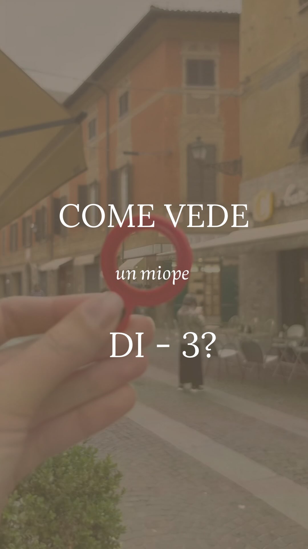 Un miope con una miopia di -3 diottrie vede gli oggetti distanti in modo sfocato.
La gravità della miopia significa che la visione da lontano è compromessa, mentre la visione da vicino può rimanere relativamente chiara.
In generale, un miope di -3 potrebbe avere difficoltà a leggere segnali stradali o riconoscere volti a distanza, ma potrebbe vedere bene oggetti vicini, come un libro o uno schermo di computer.
È consigliabile l’uso di occhiali o lenti a contatto per correggere la visione e migliorare la qualità della vita quotidiana.
#miopia #miopíainfantil #miopiainfantile #miopiabambini #occhiali #ottica #optometria