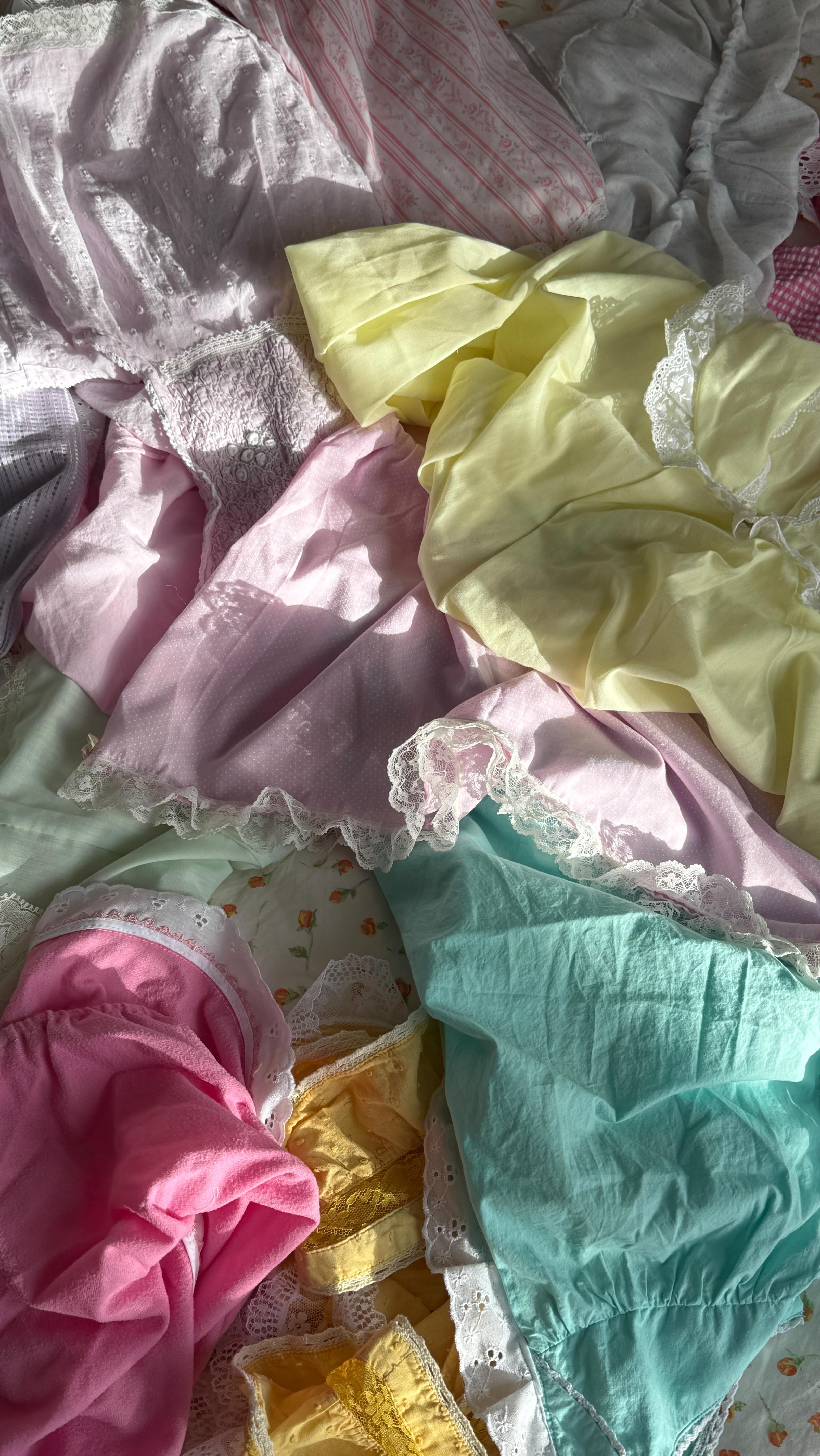 lucky to be around the energy that these beautiful women brought to the runway last weekend 🩰🤍🎀🧚🏼♂️
of course always eternally greatful for @artistimpactmovmtl for creating such an incredible space for artists to create share love and donate to @thebenjiimpact ❤︎︎
✰ thank you to everyone who supported ✰