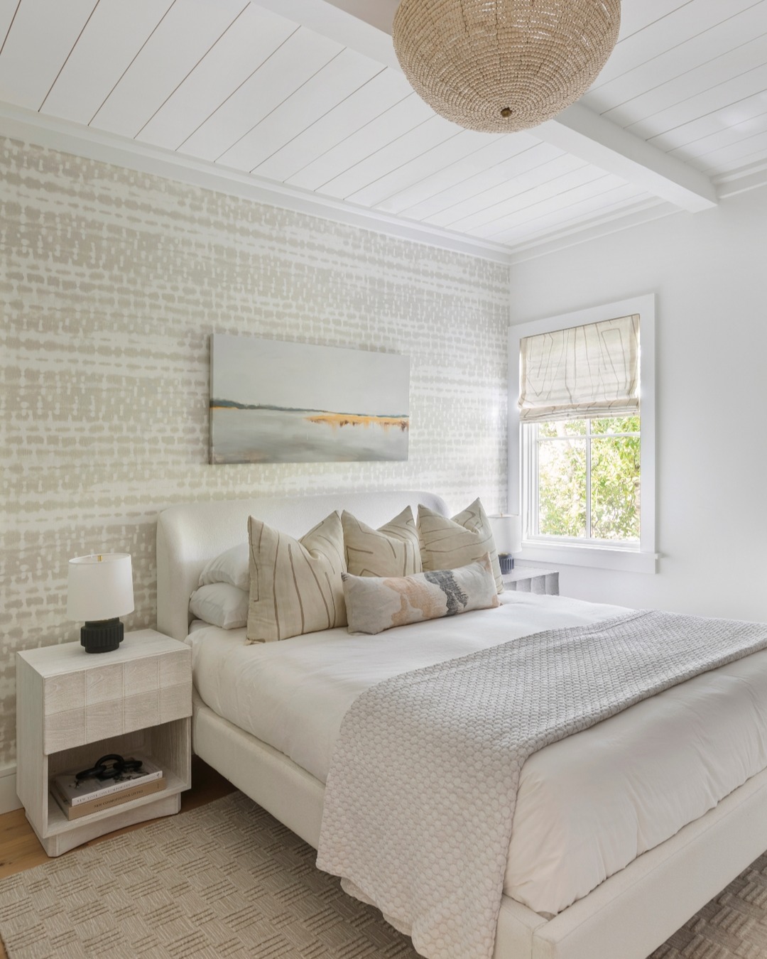 we love the serene, neutral palette of this bedroom that truly makes it feel a sweet escape š¤