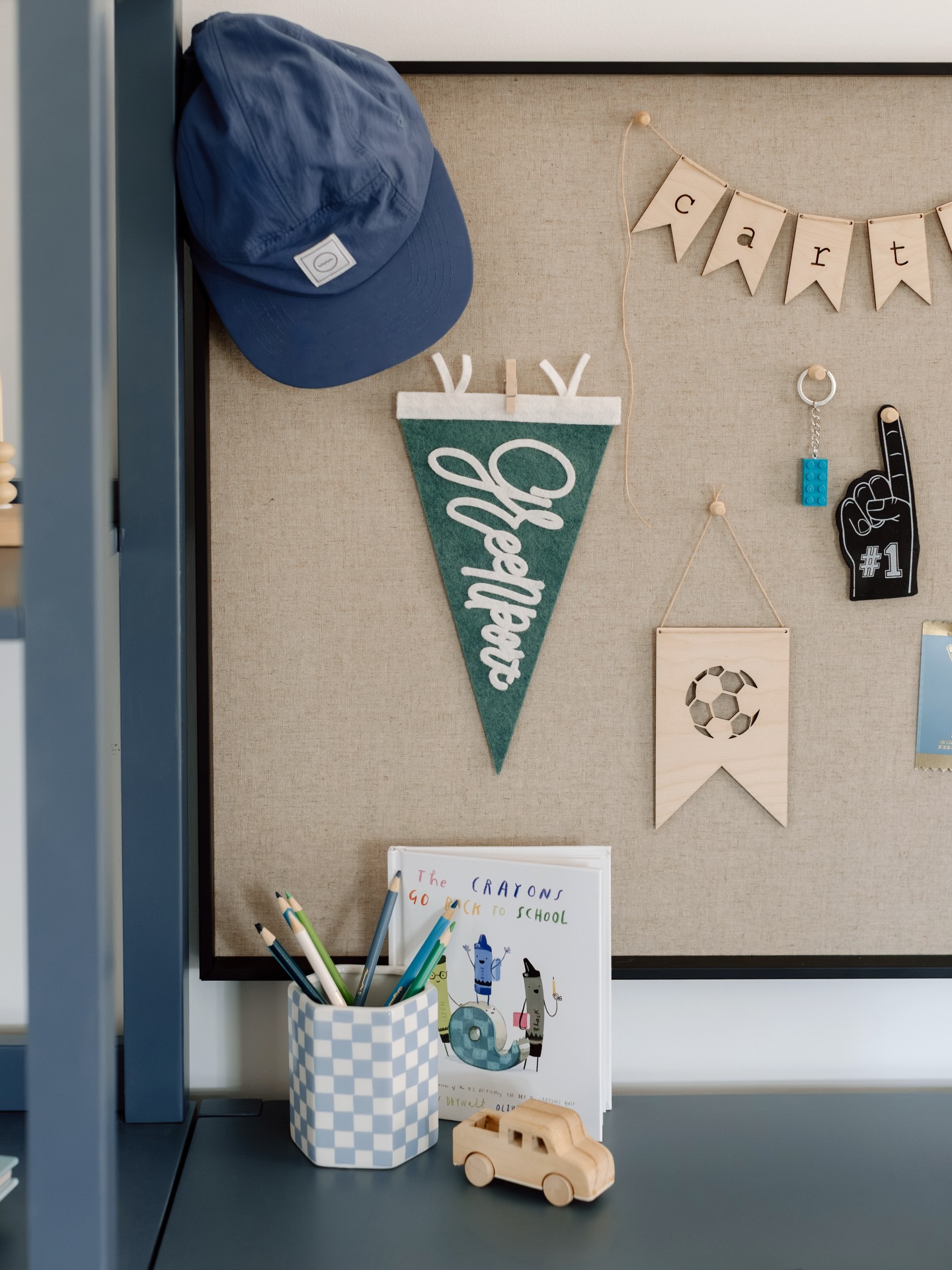 @little_rose_and_co has personalized so many cute little office decor for my clients! From name tags + fun pennants - she can do it all! 🤍
Project: Little Legend 🏆
📷: @elzaphotographie