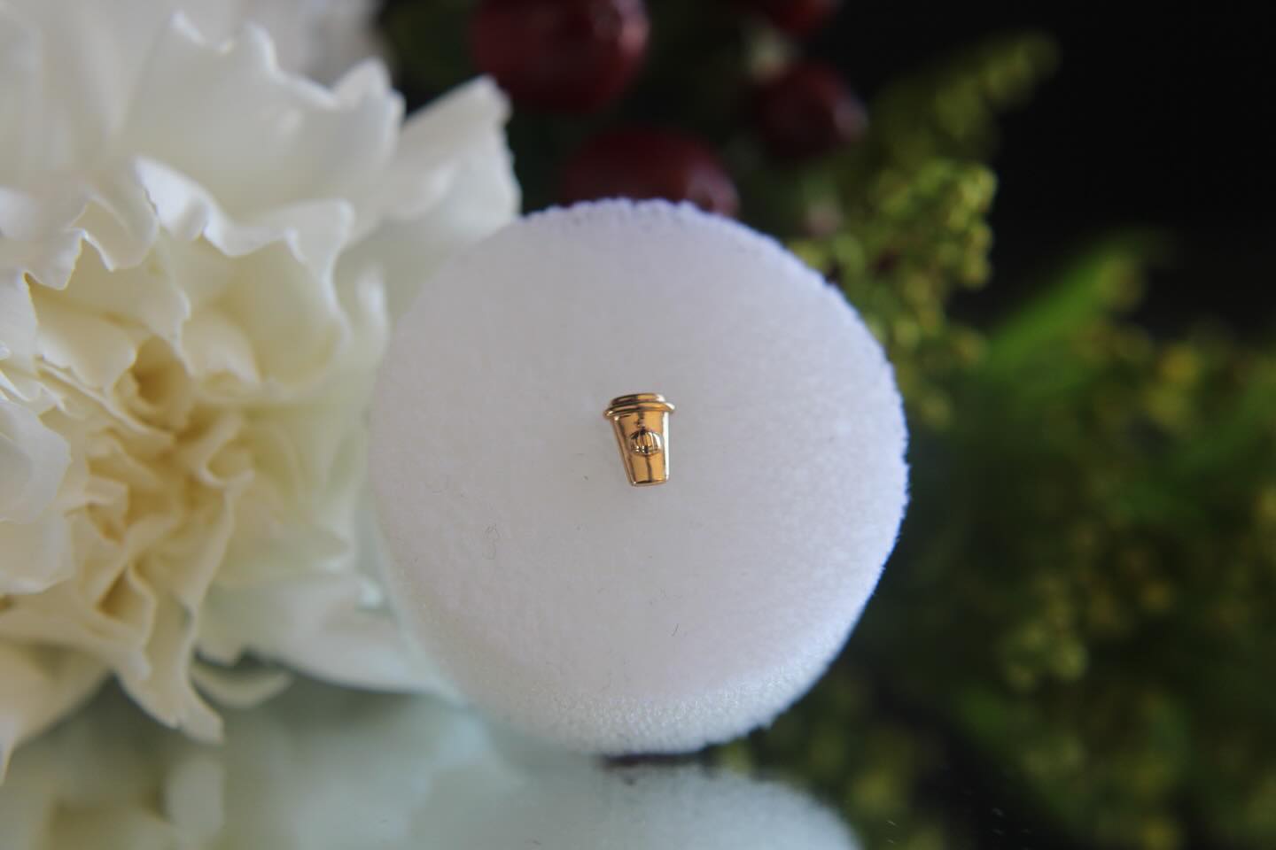 It's that time of the year! And our good friends at @themixhousecoffee have some incredible fall/winter special drinks going on 🙌. Show us your receipt and we’ll take $20 off the piercing fee and 10% off the 14k gold pumpkin spice piece. What a deal! Treat yourself, you deserve it
#studio100bg #safepiercing #legitbodyjewelry #bowlinggreenva #carolinecountyva #lifetimeguaranteed