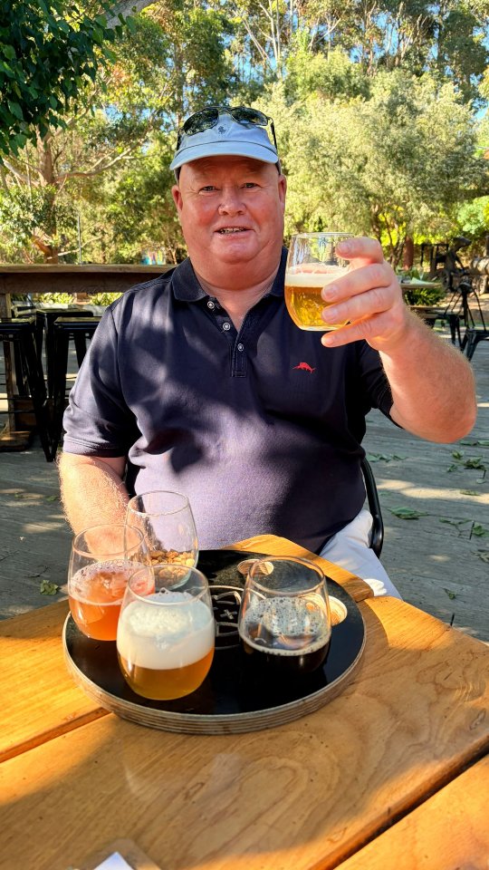 The summer vibes are coming in hoooot at Wine for Dudes - how could they not be?? it's our favourite (and busiest) time of the year so make sure you book your tours online or give us a call to avoid disappointment!! 🎅🍷🤠☀️