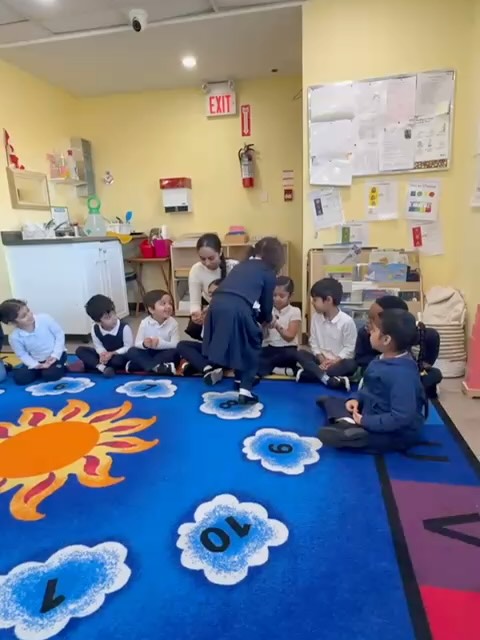 When nature comes to the classroom, curiosity bloomsโค๏ธ๐ฃ Hands-on learning with real baby chicks