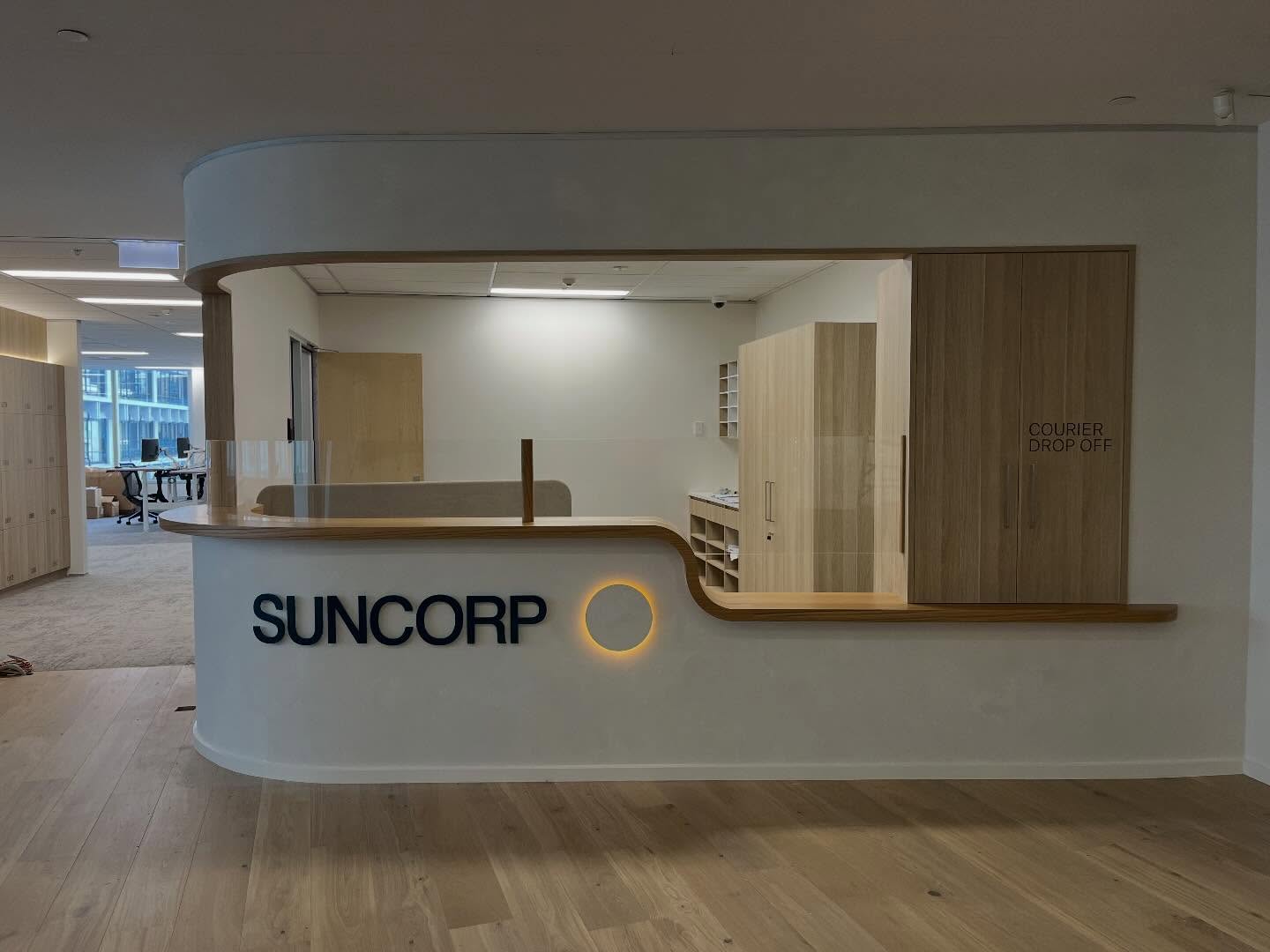 Part 2 of this install! Crafted from Laminex Melteca + Veneer, and built with pure determination. The team absolutely smashed it on this one!๐๐ผ
Manufactured & installed by Pollett Furniture & Joinery
Lighting & decal supplied by others