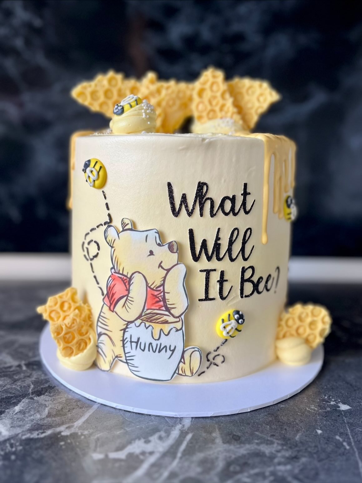 The cutest gender reveal cake π―
.
.
.
#bakeit #bakersofinstagram #buttercreamcake #cakedecorator #cakecakecake #cakedesign #cakeart #cakesofig #cakedecorating #cakesofinstagram #genderrevealcake #whatwillitbe