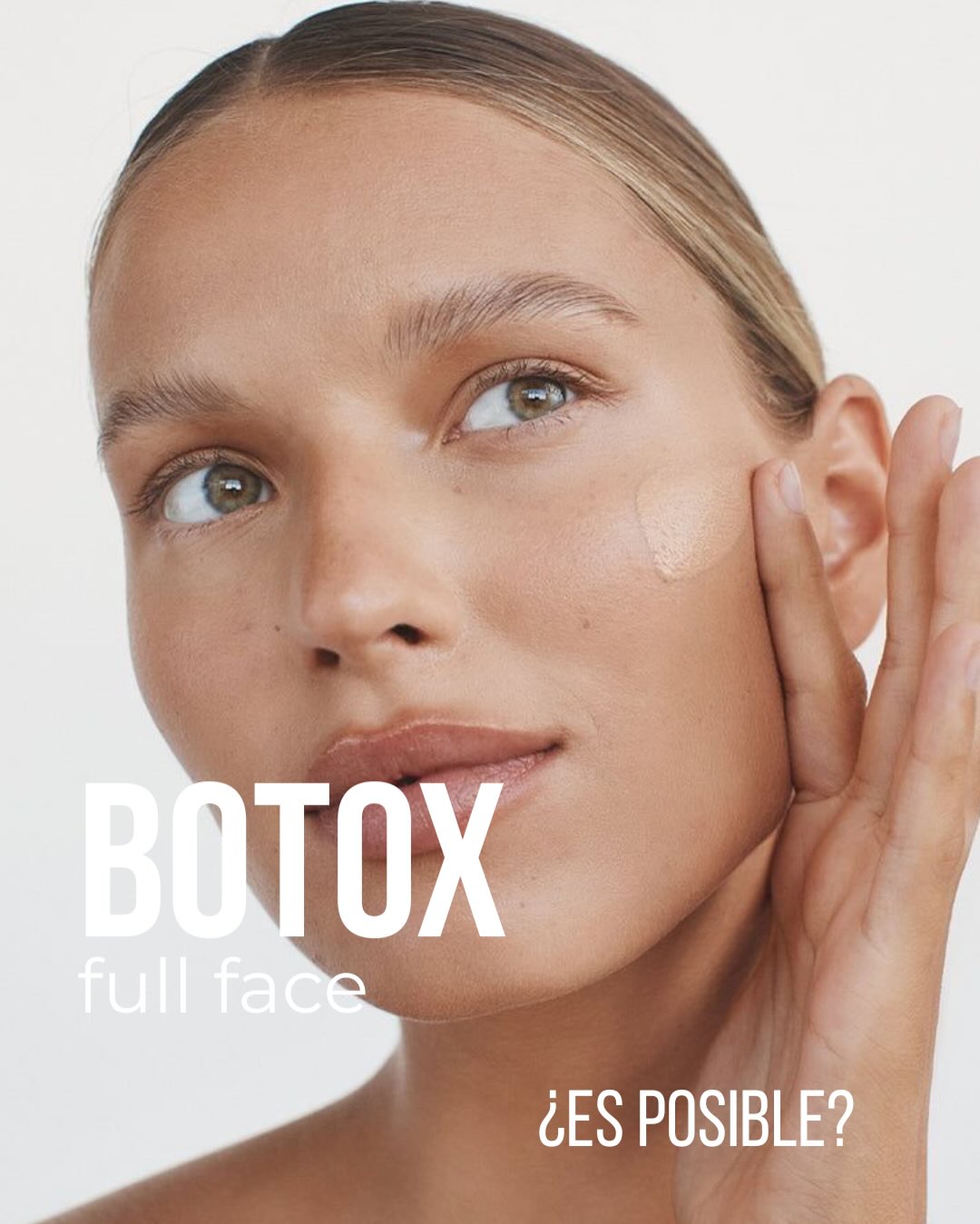 Hace unos años nos hicieron creer que el botox era solo “para la frente”…
Pero ¿sabías que existen muchos otros puntos de aplicación con beneficios reales y médicos?
✨ Sonrisa gingival
Relaja el músculo que eleva demasiado el labio. Sonríes igual, solo que sin mostrar de más.
✨ Maseteros
Si aprietas los dientes, sufres de bruxismo o tu rostro se ve muy ancho, esta zona te ayuda a afinar el tercio inferior y a disminuir dolor y tensión.
✨ Bunny lines, mentón empedrado, cuello, líneas alrededor de los ojos…
El botox es más versátil de lo que te imaginas.
🤍✨
