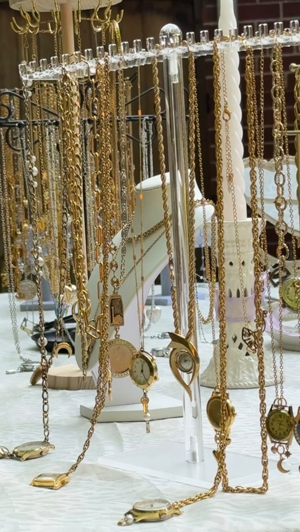 tickets are still available for @artistimpactmovmtl 2025 fashion show tomorrow night ❤︎︎
I’ll also be selling jewelry as a vendor ✿ come check it out 👛
Im really proud of this one ♡´・ᴗ・`♡
🎟️ link is on my story 🧚🏽♀️